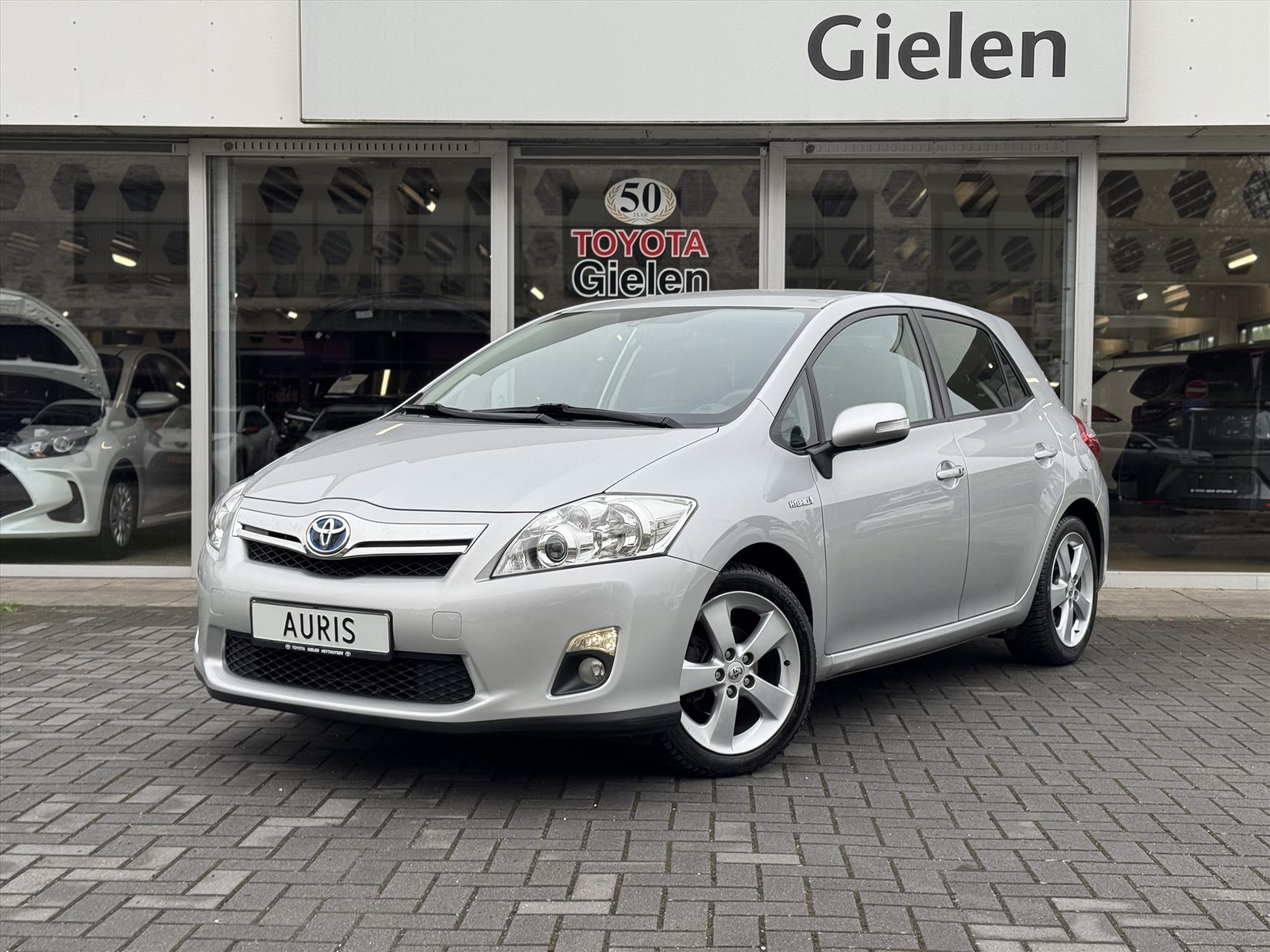 Toyota Toyota Auris 1.8 Full Hybrid Dynamic | Trekhaak, Navigatie, Parkeercamera, Cruise control, Parkeersensoren, Climate control 2011 - voorkant