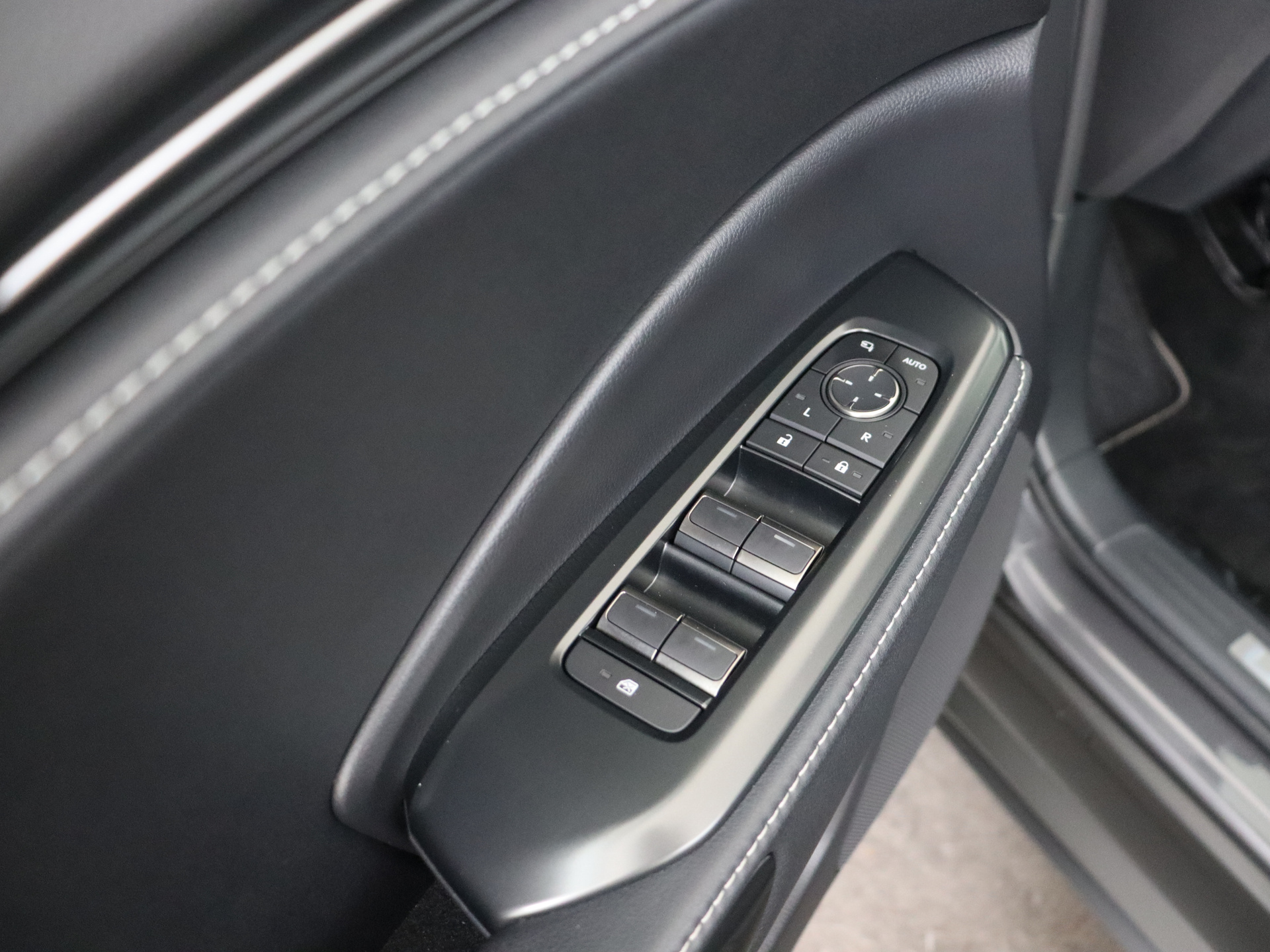 Foto van Lexus Lexus LBX