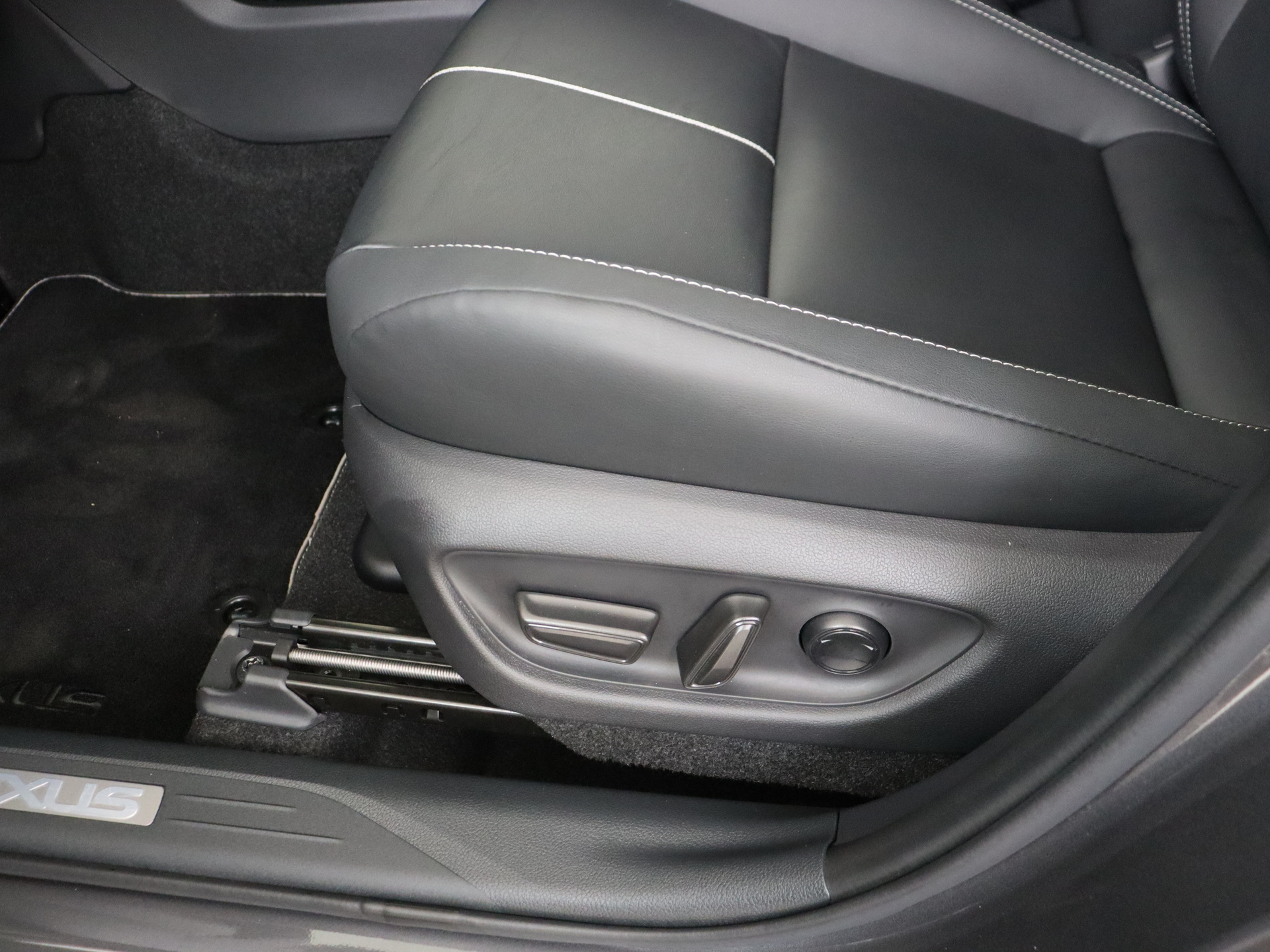 Foto van Lexus Lexus LBX