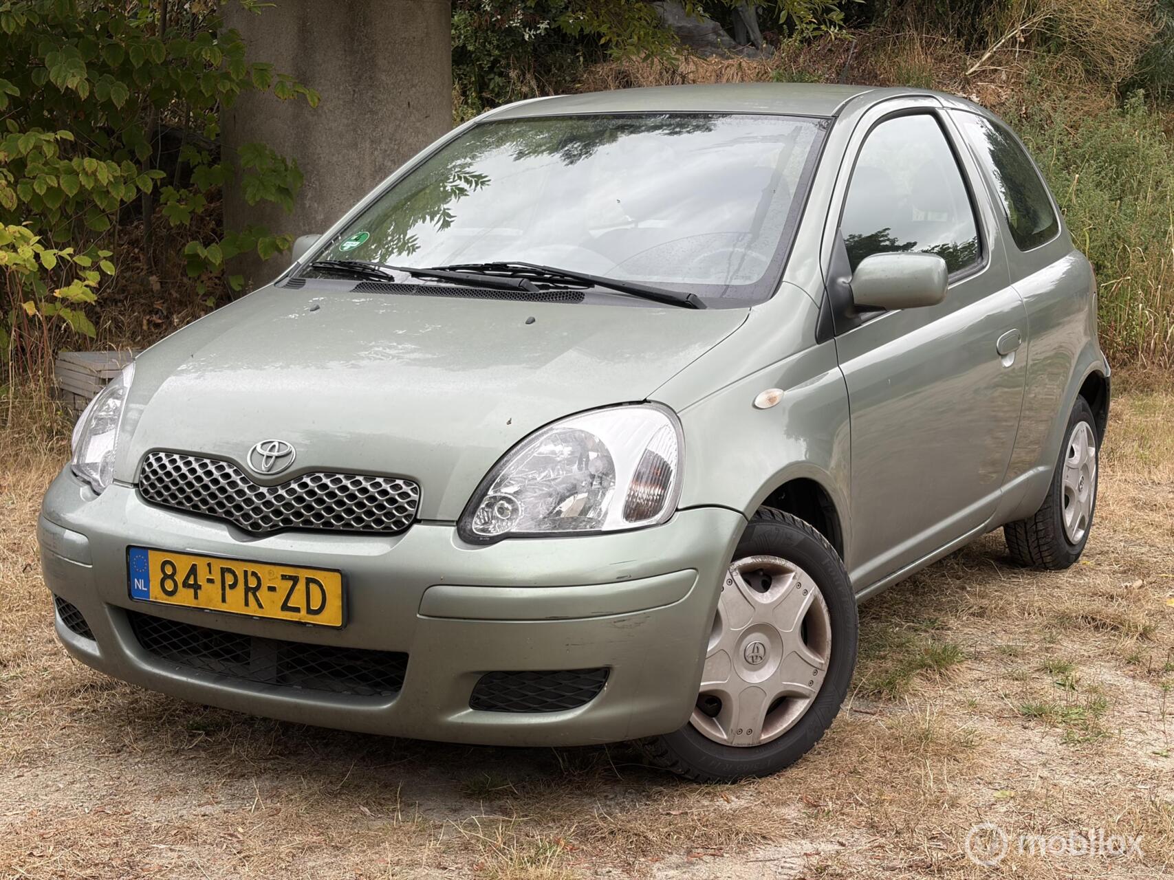 Toyota Yaris 1.3 VVT-i Sol 2004 - voorkant