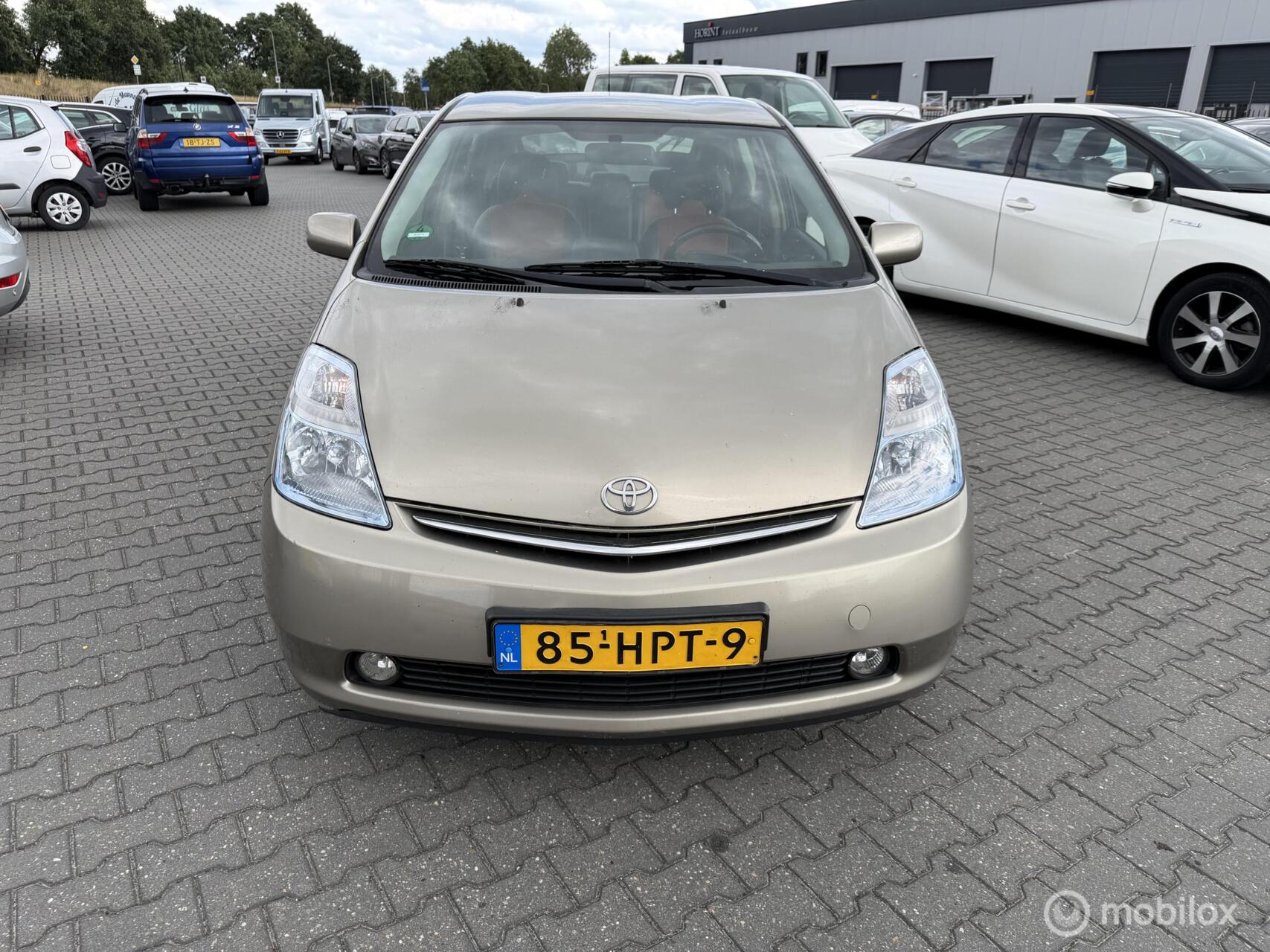 Toyota Toyota Prius 1.5 VVT-i Tech Edition leer navi 2009 - voorkant