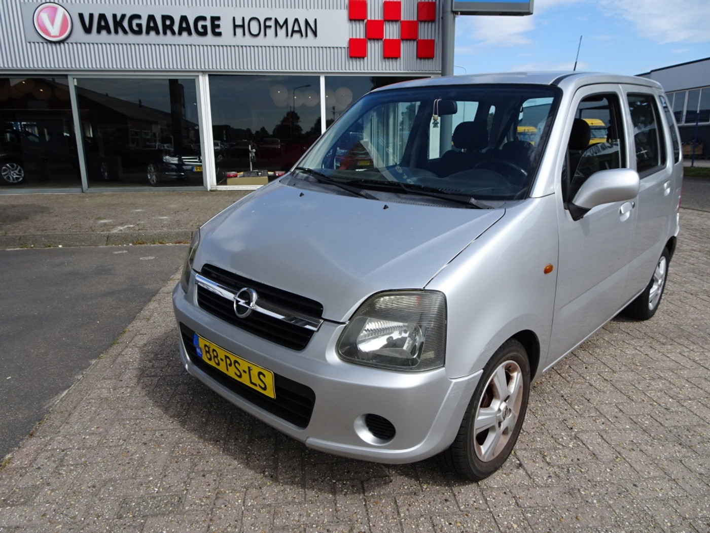 Opel Agila 1.2-16V Maxx 2004 - voorkant