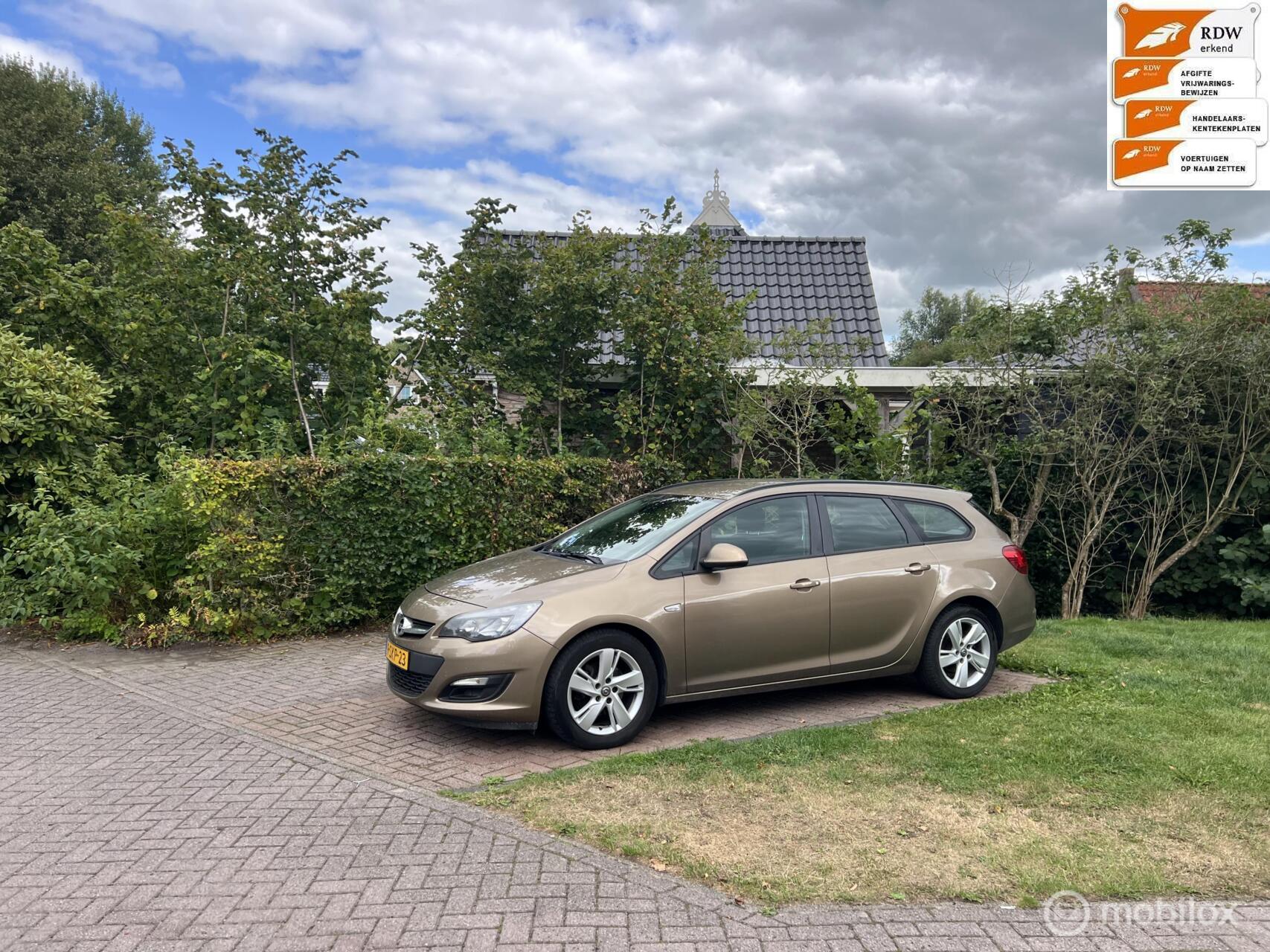 Opel Astra Sports Tourer 1.7 CDTi Cosmo bj 2013 2013 - voorkant