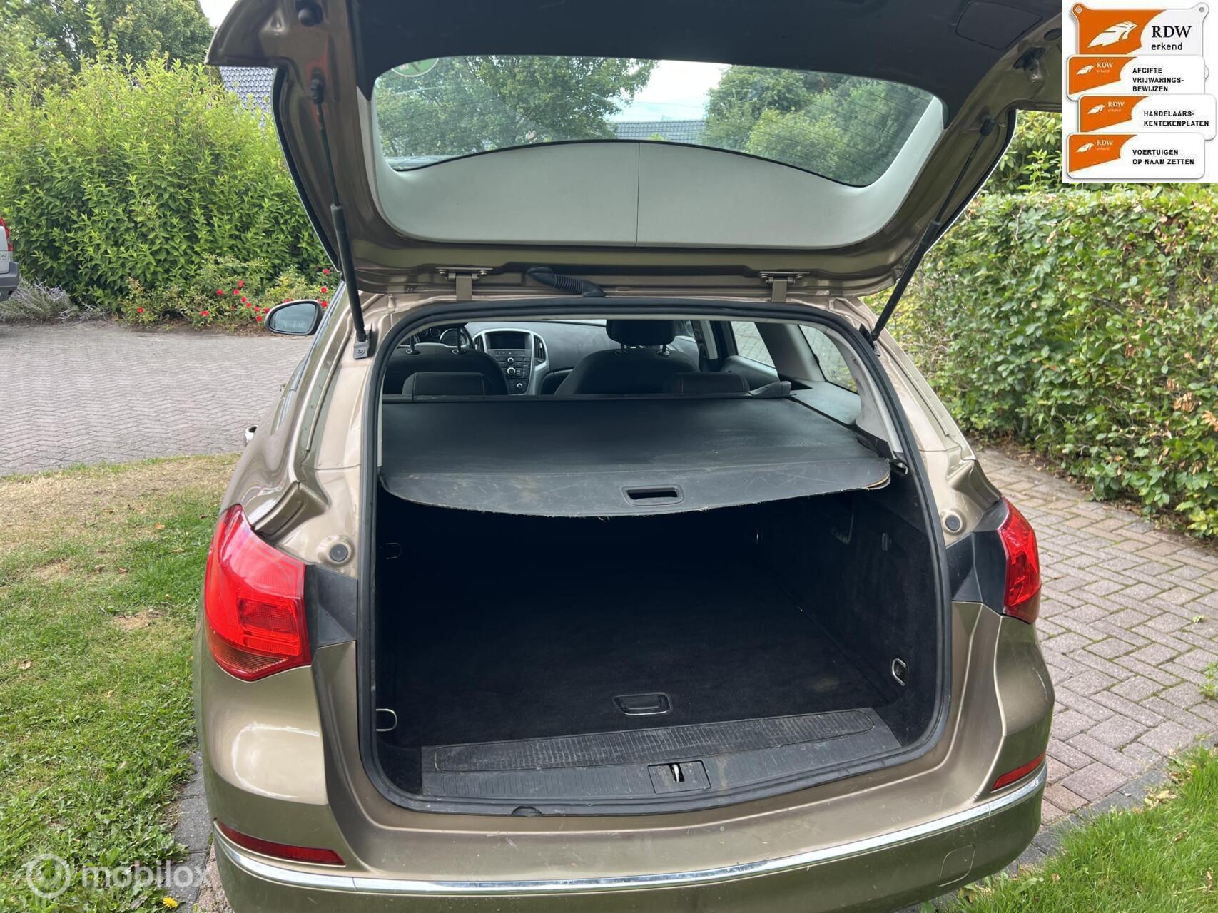 Foto van Opel Astra Sports Tourer