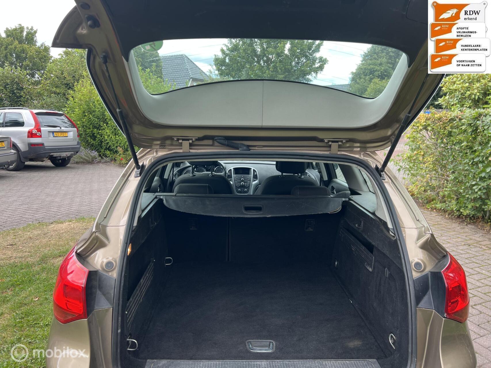 Foto van Opel Astra Sports Tourer