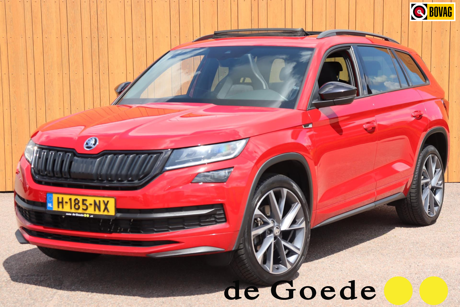 Skoda Kodiaq 1.5 TSI Sportline Business org.NL trekhaak metallic schuifdak 20"lm camera el.klep 2020 - voorkant