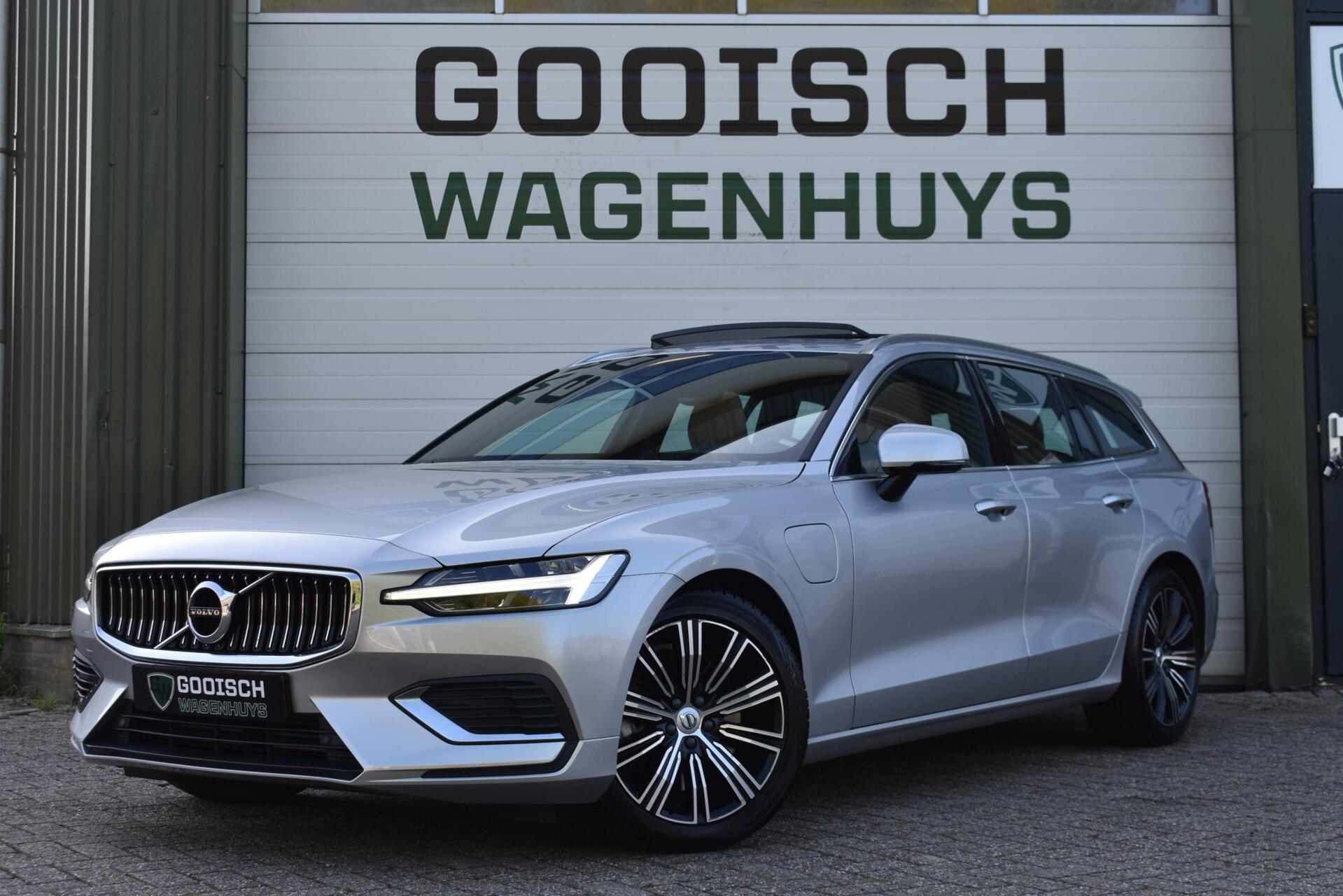 Volvo V60 T8 Twin Engine 2.0 T8 Twin Engine AWD Inscription | Leder | Pano | Winterpakket | 2019 - voorkant