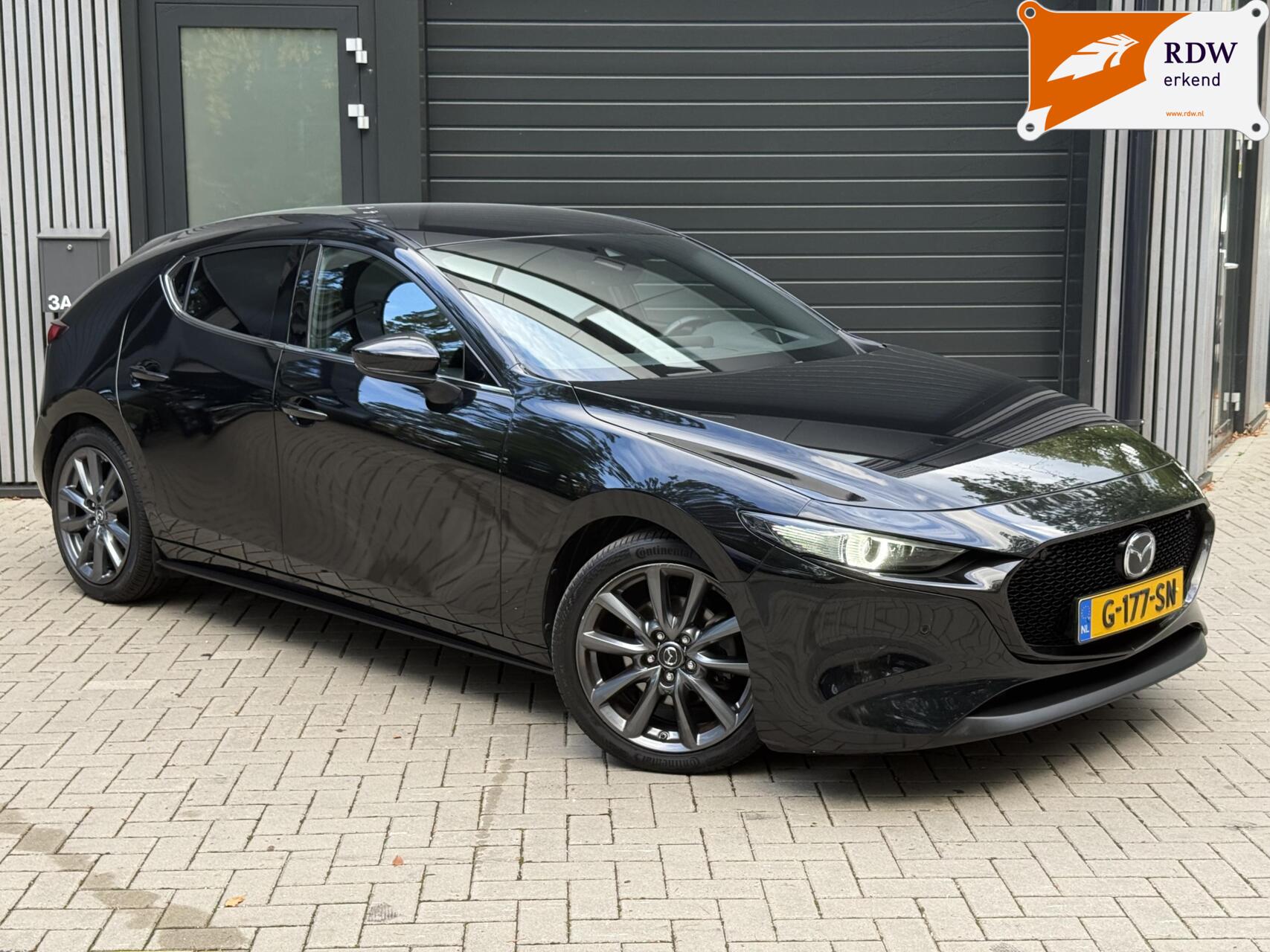 Mazda Mazda3 2.0 e-SkyActiv-G M Hybrid 122 Luxury l Carplay Leer 2019 - voorkant