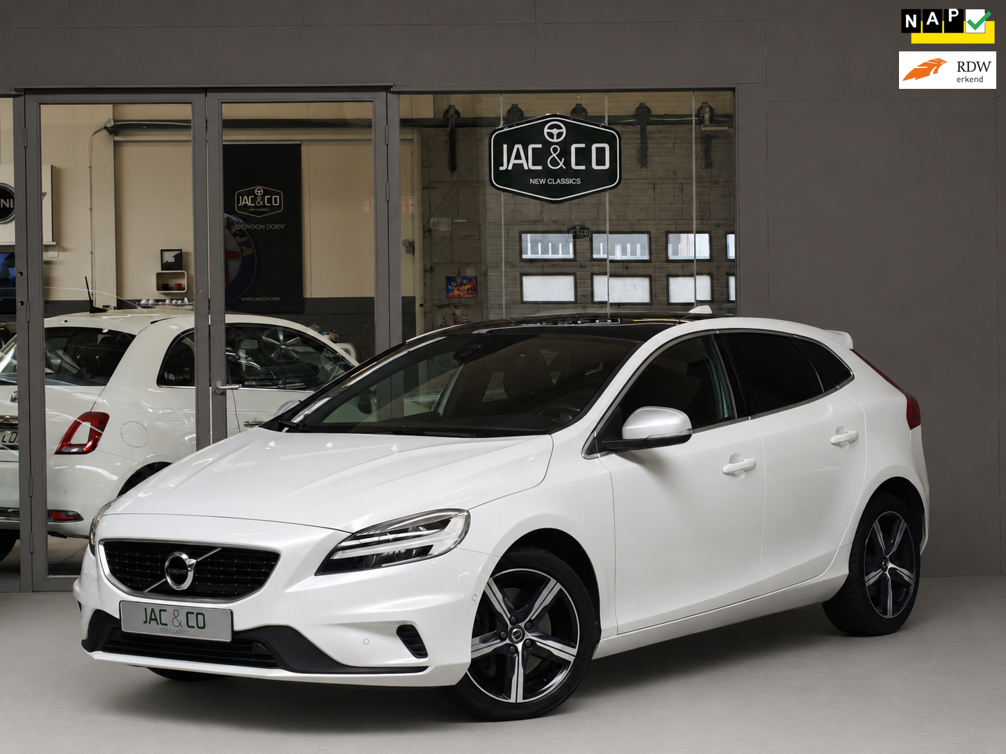 Volvo V40 1.5 T3 Polar+ Sport-Harman Kardon 2019 - voorkant