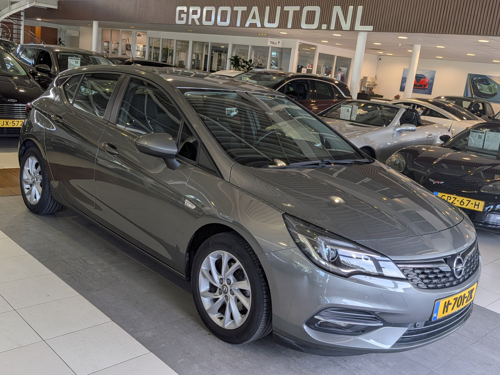 Opel Astra 1.2 Business Edition 2020 - voorkant