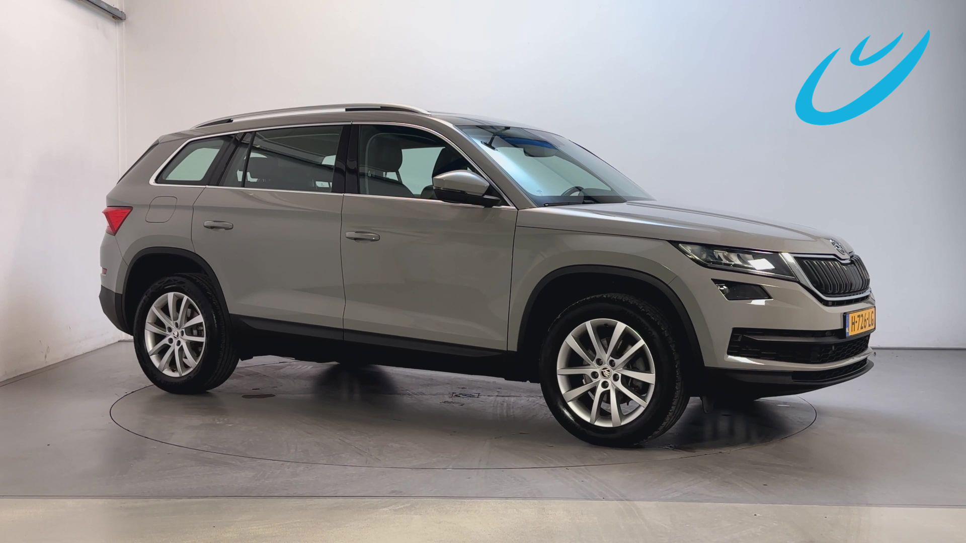 Skoda Kodiaq 1.5 TSI 150pk Business Edition Panoramadak Trekhaak LED Camera Navigatie DAB+ 2020 - voorkant