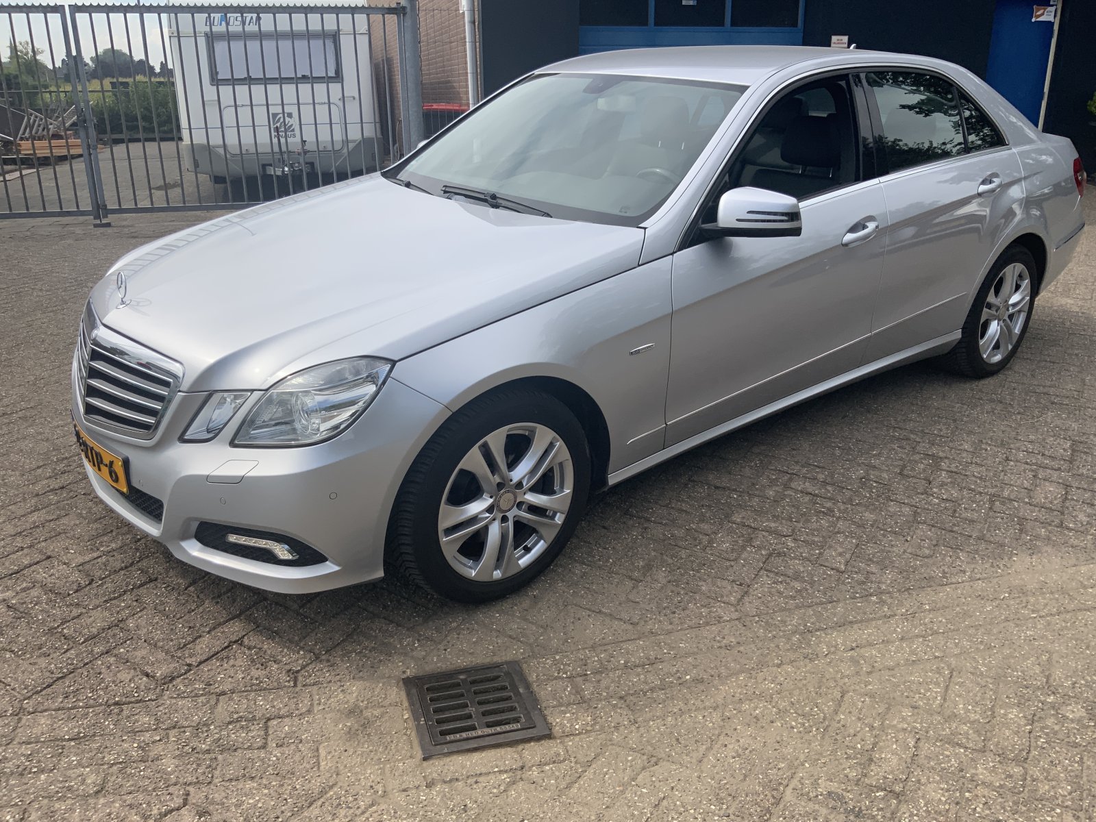 Mercedes-Benz E-klasse 250 CGI Bns Cl. Av.g 2010 - voorkant