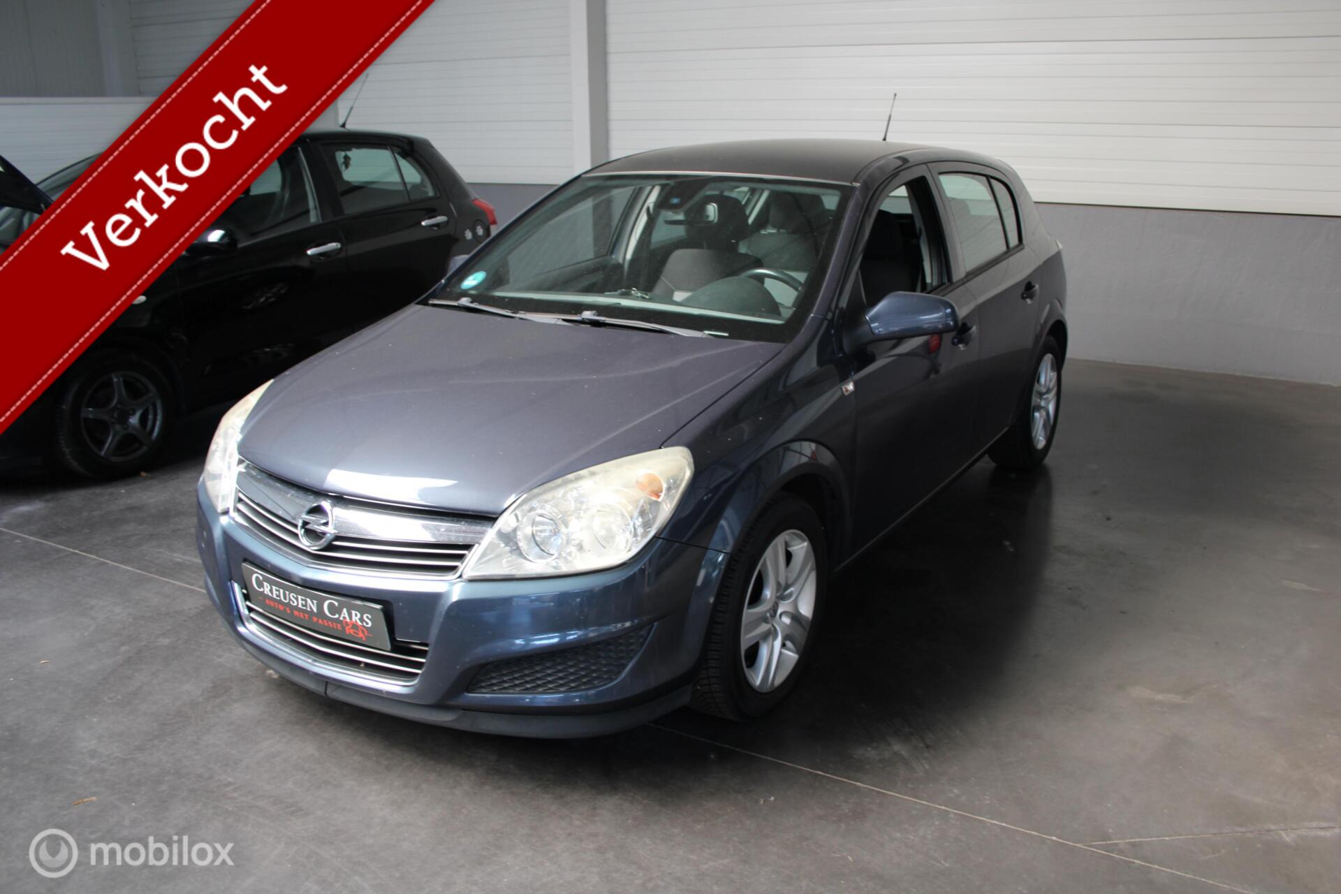 Opel Astra 1.6 Cosmo 2009 - voorkant