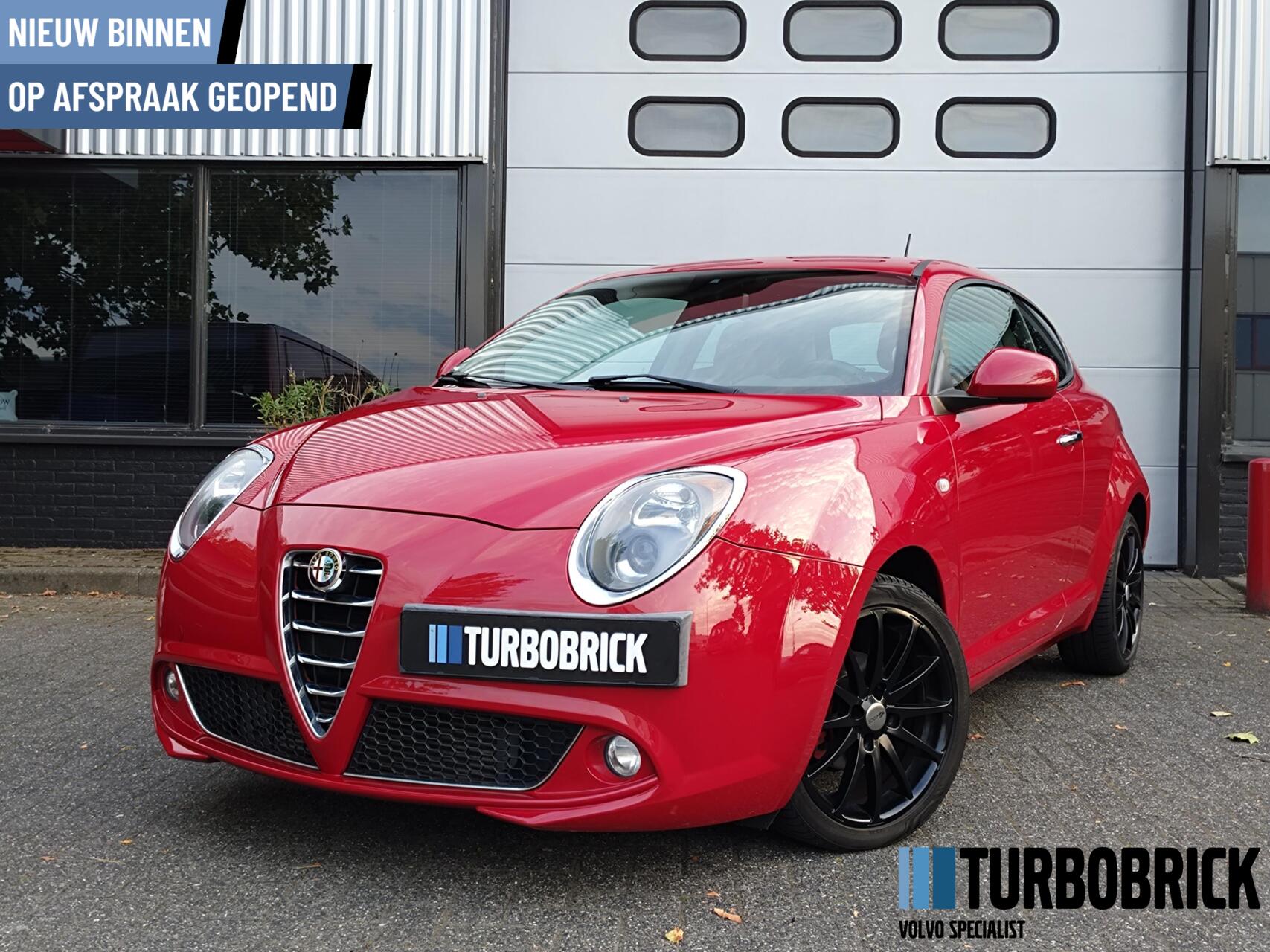 Alfa Romeo Alfa Mito TwinAir Exclusive | Cruise | Clima | Trekhaak | Navi 2015 - voorkant