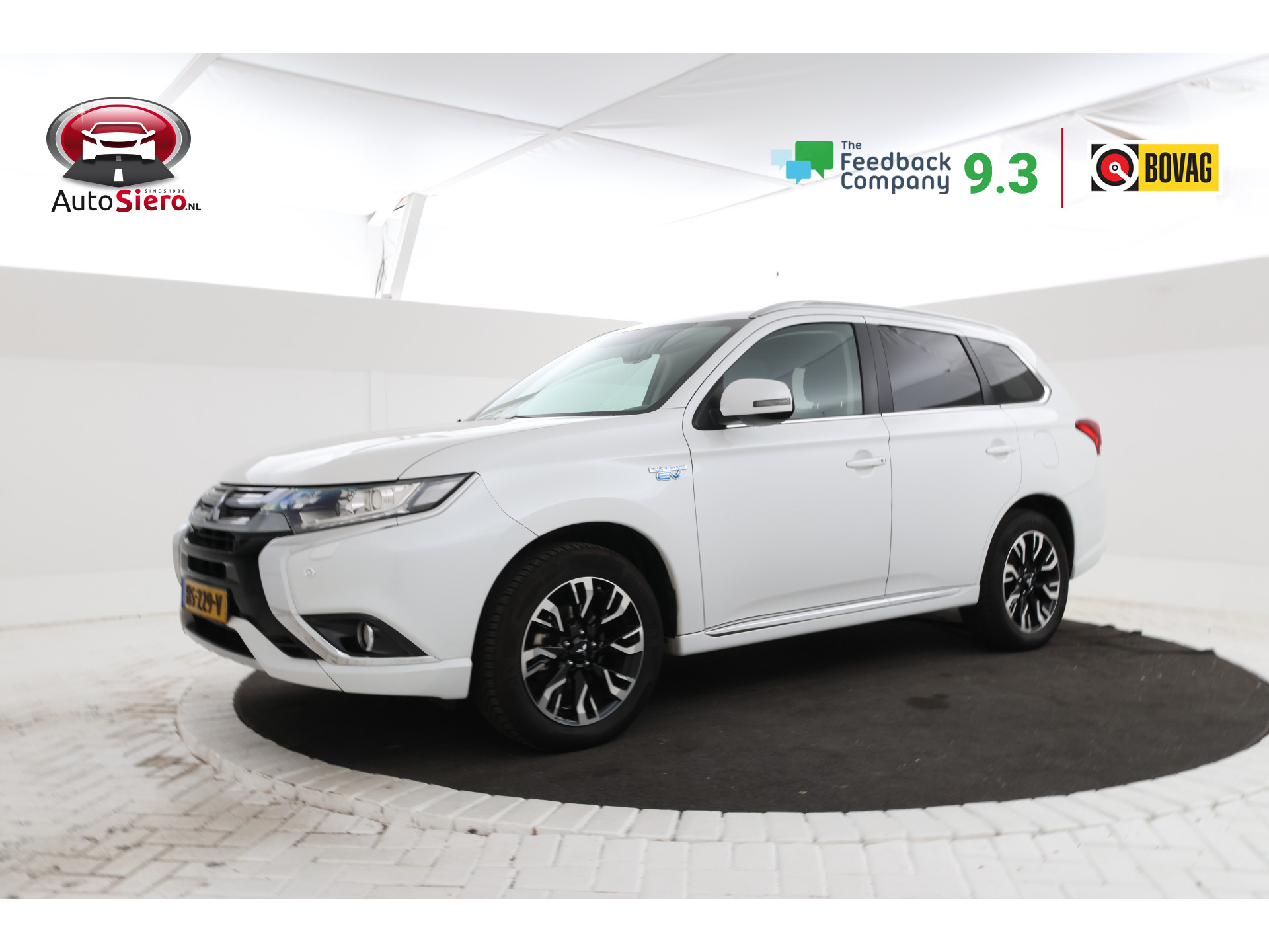 Mitsubishi Outlander 2.0 PHEV Exec. Ed. 2015 - voorkant