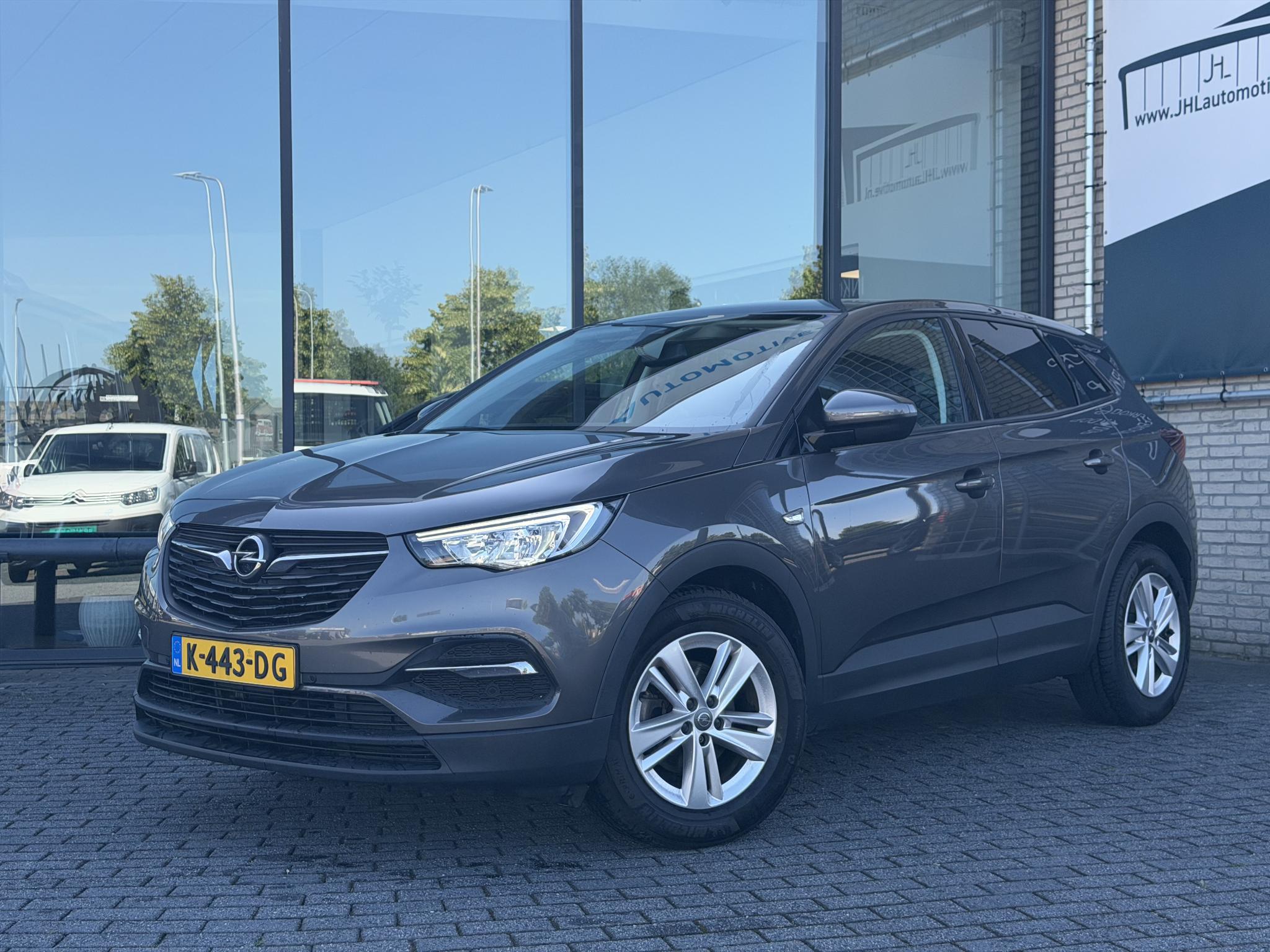 Opel Grandland 1.2 Turbo Business Edition 2020 - voorkant