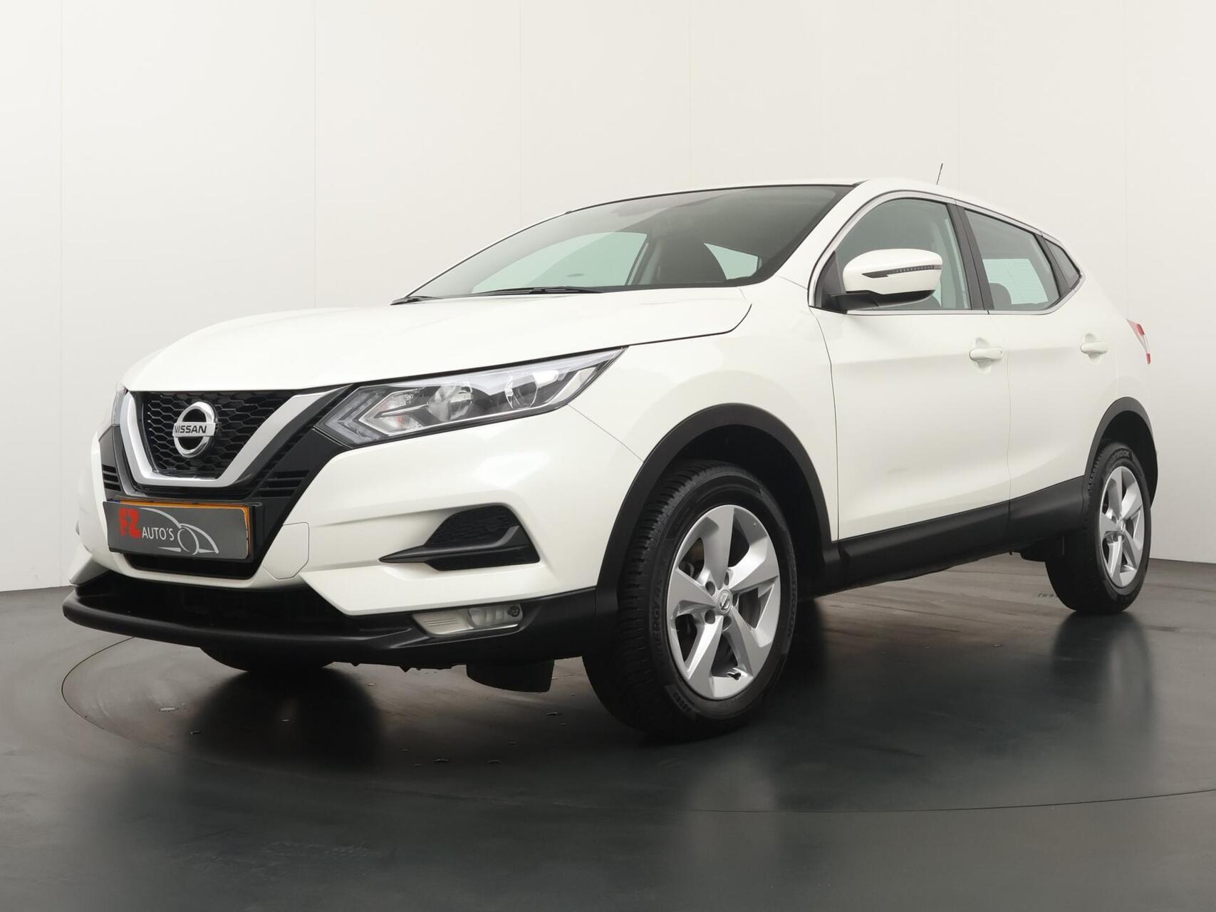 Nissan Qashqai 1.3 DIG-T Acces Edition - Navigatie - Climate Controle - Achteruitrijcamera 2021 - voorkant