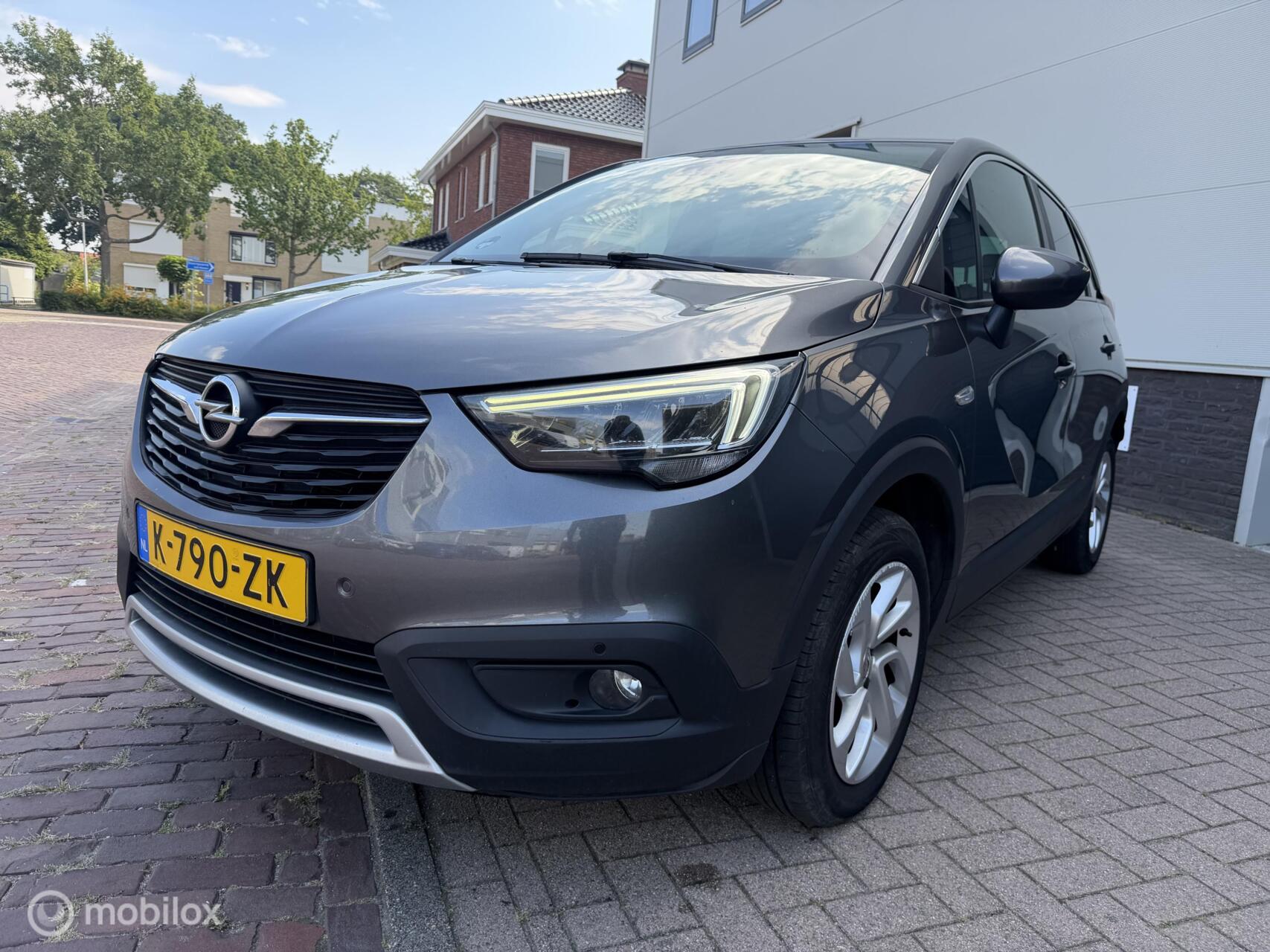 Opel Crossland X 1.2 Turbo Innovation AUTOMAAT / NAVI /TREKHAAK 2020 - voorkant