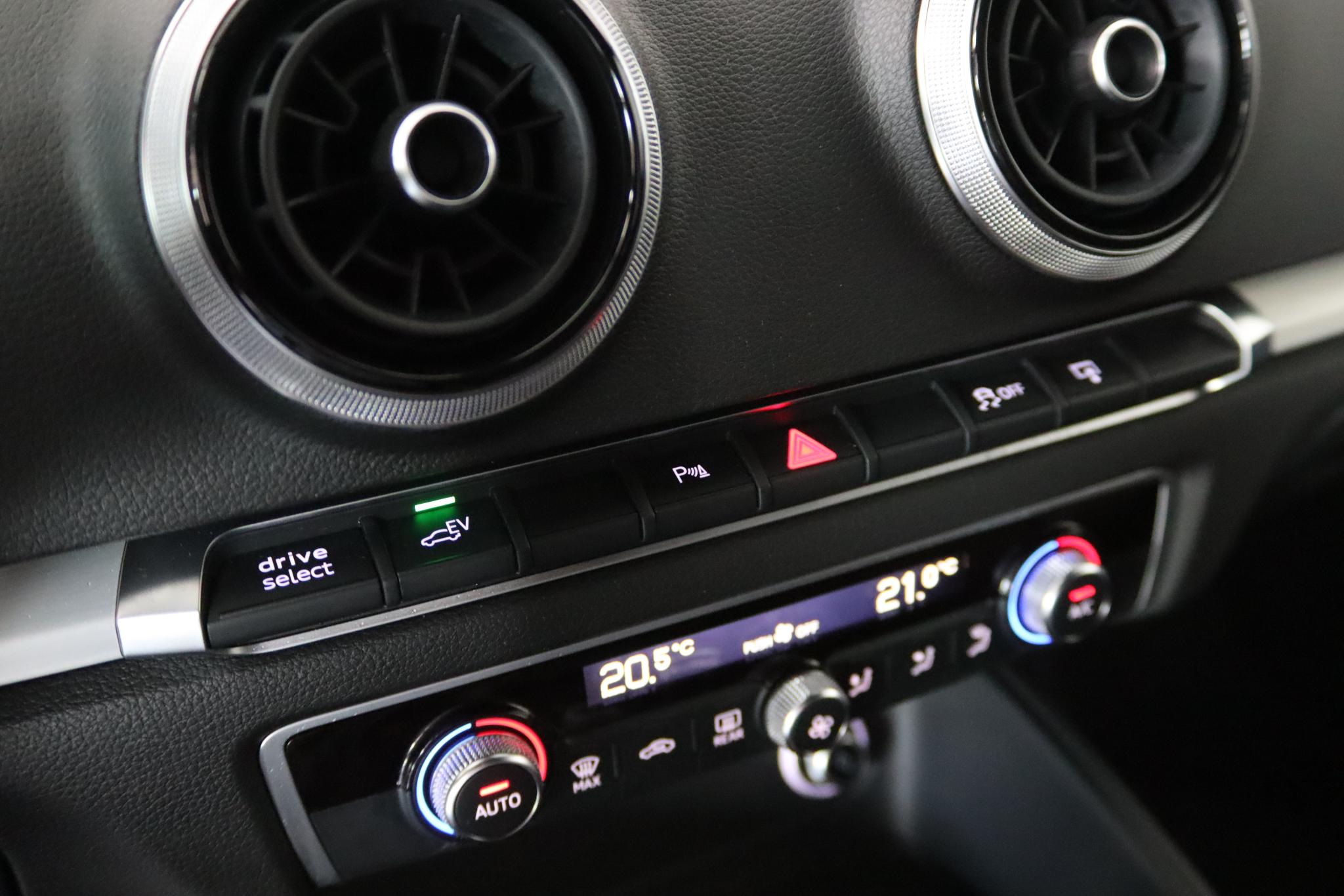 Foto van Audi A3 Sportback E-tron