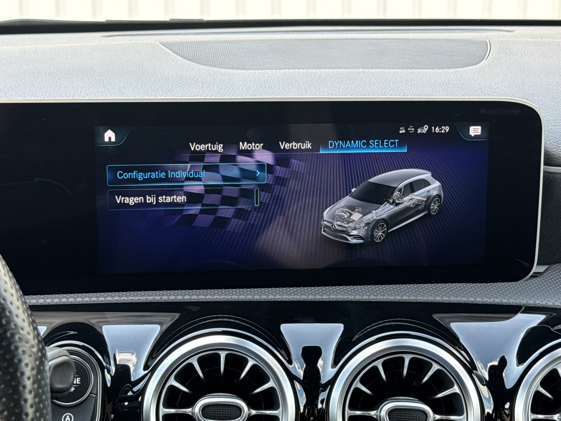 Foto van Mercedes-Benz AMG A 35