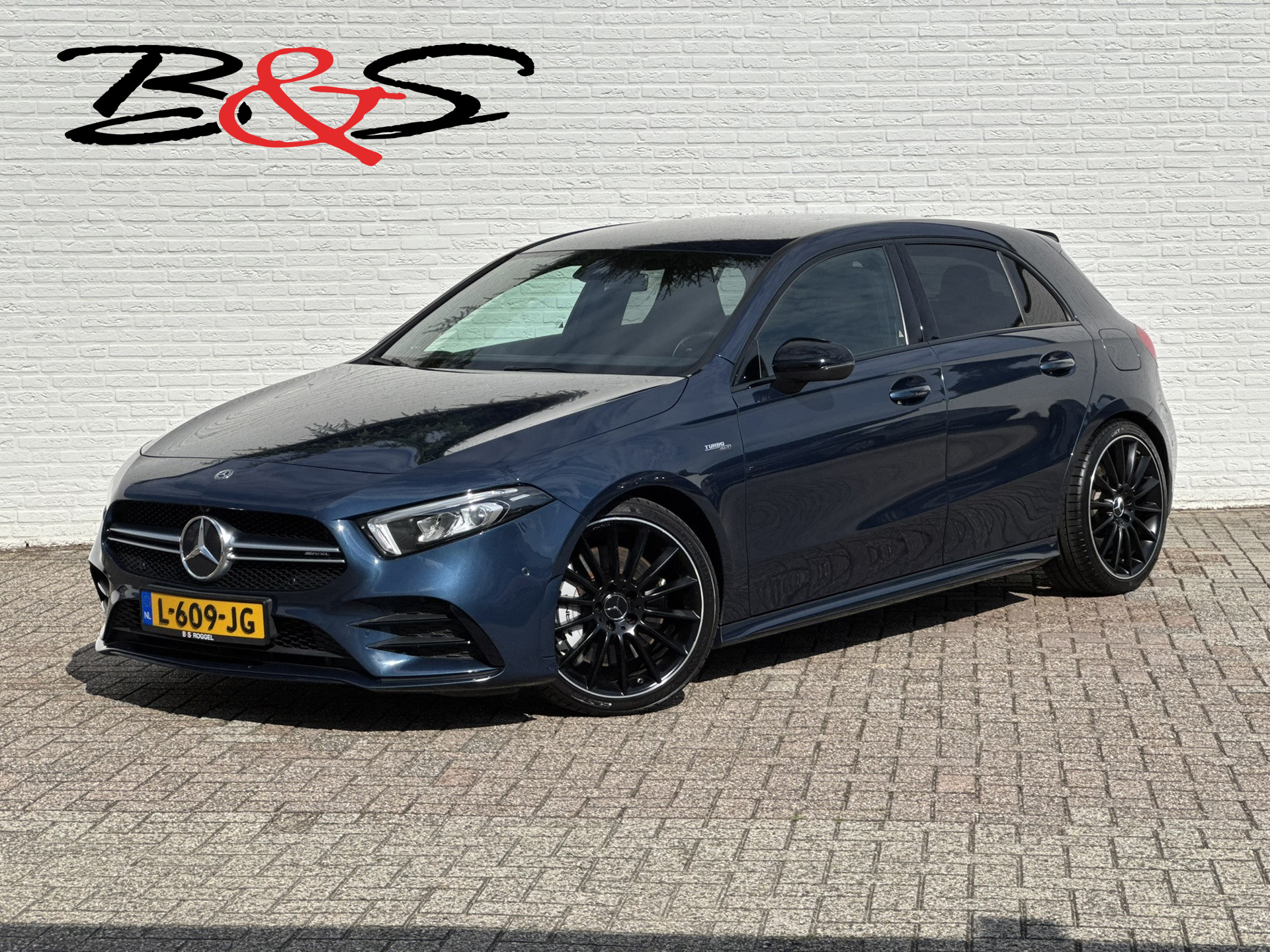 Mercedes-Benz AMG A 35 AMG 35 4MATIC 306 PK!! Keyless Cruise Led verlichting Achteruitrijcamera Carplay Dynamic select 2019 - voorkant