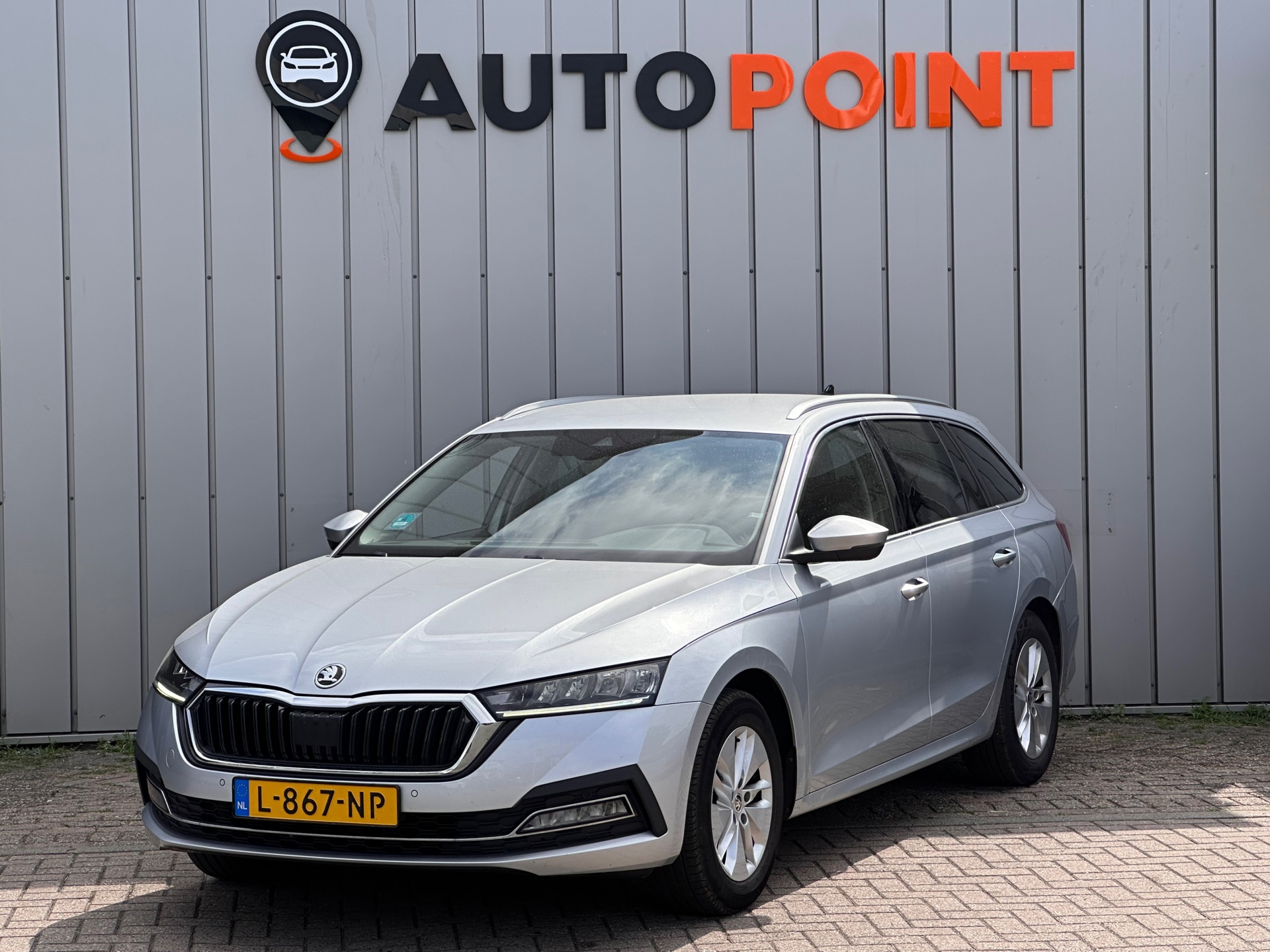 Skoda Octavia 1.0 TSI Business Edition Virtual Trekhaak 2021 - voorkant