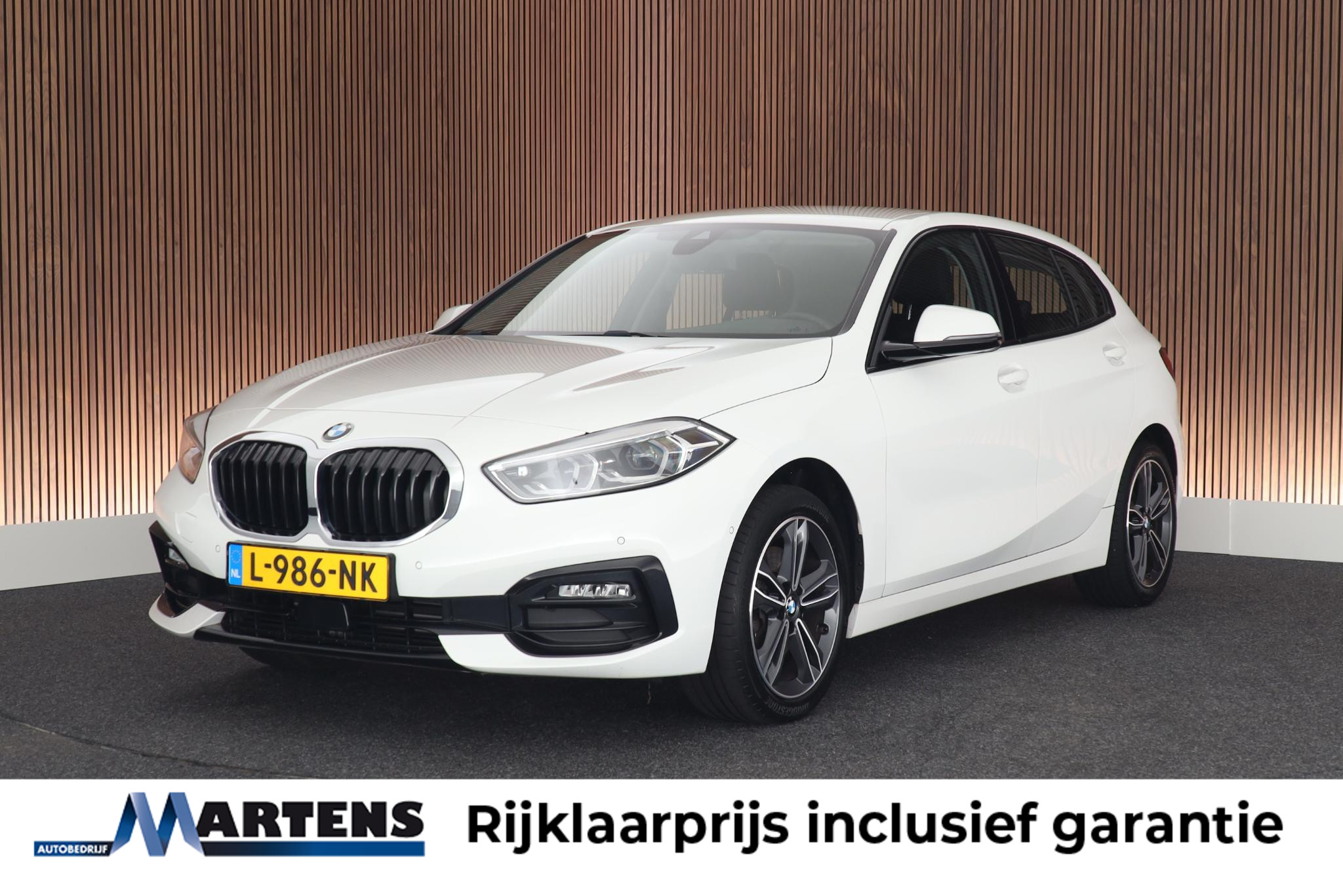 BMW 118i 118i 136pk Business Edition Plus 2021 - voorkant