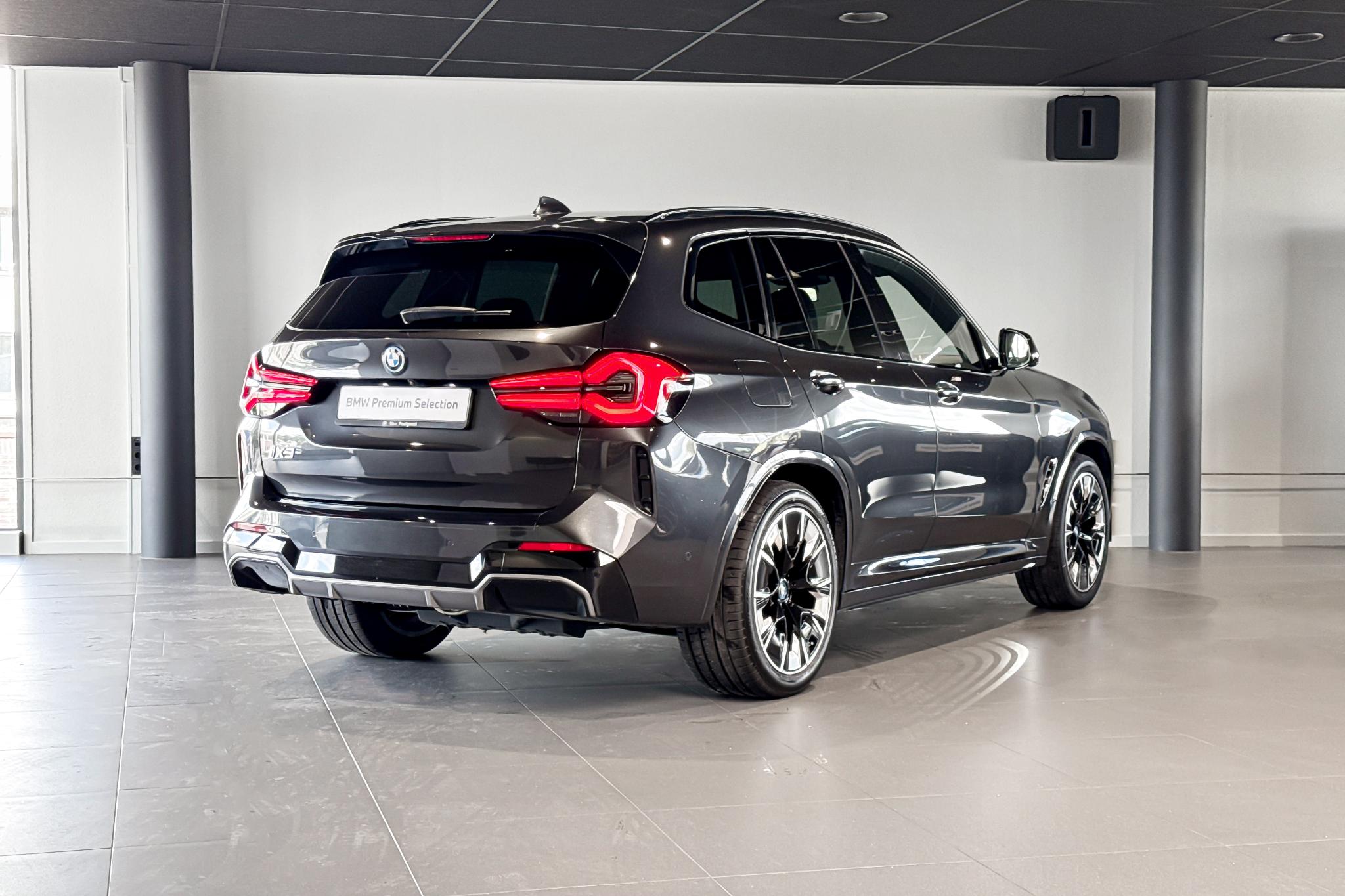 Foto van BMW Ix3