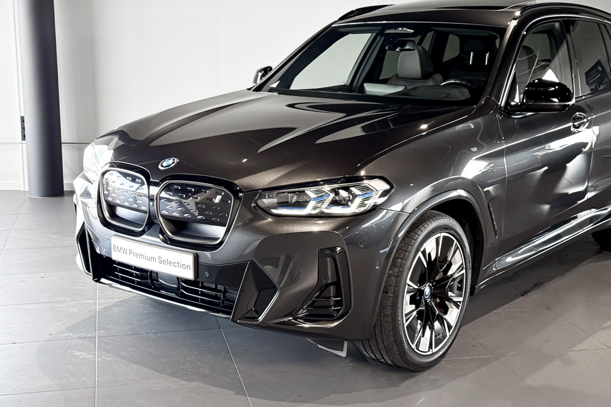 Foto van BMW Ix3