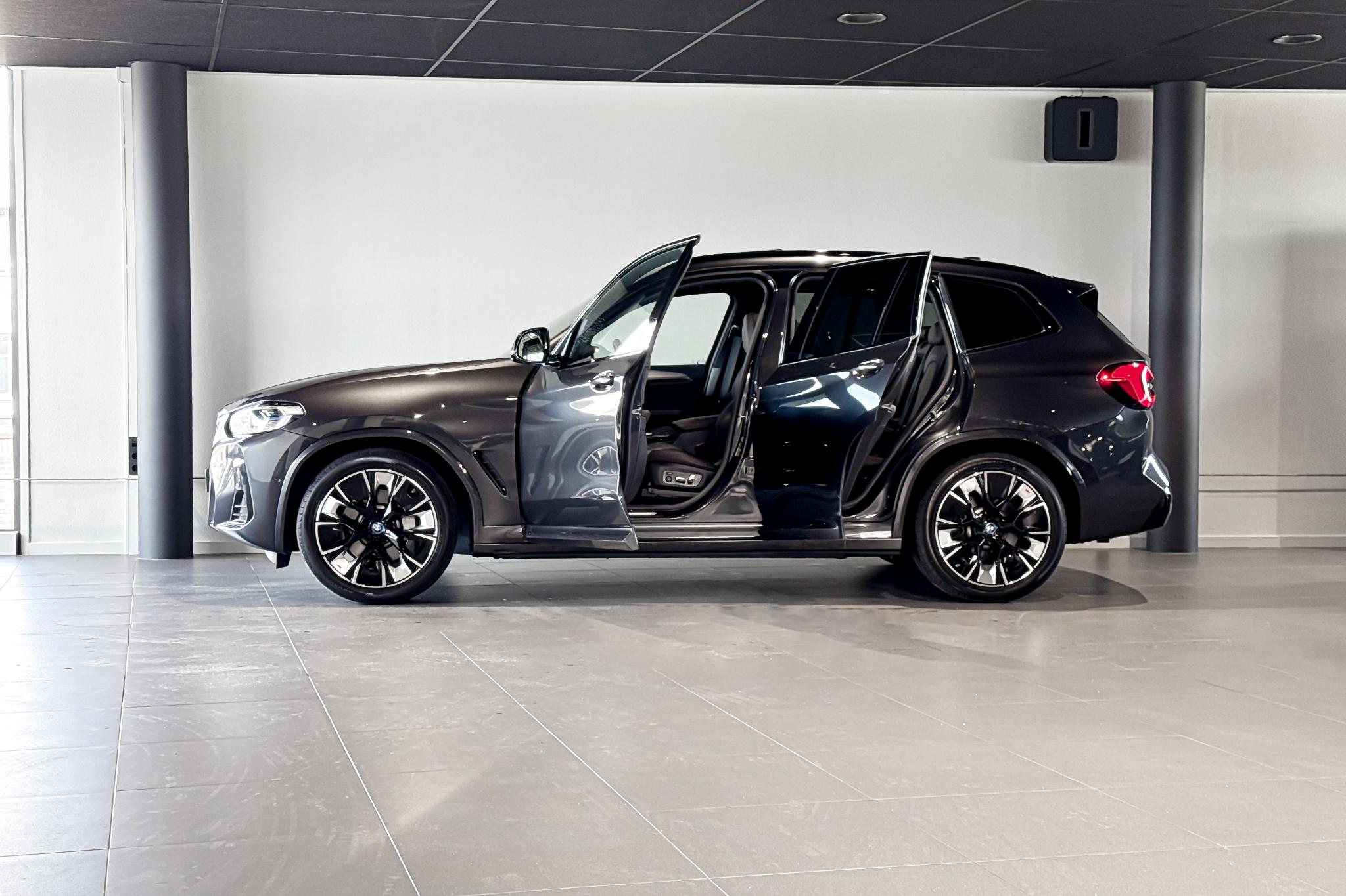 Foto van BMW Ix3