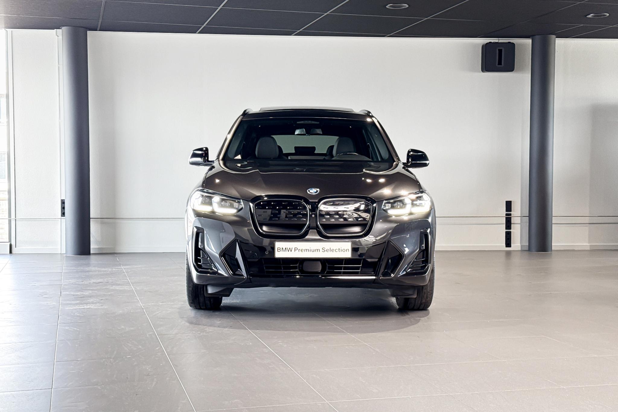 Foto van BMW Ix3