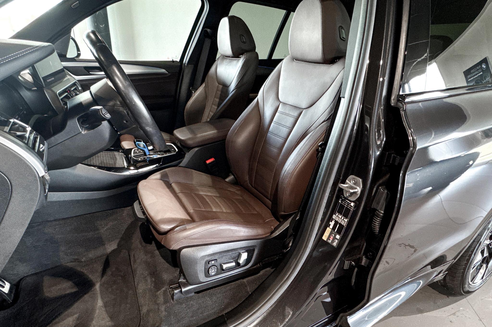 Foto van BMW Ix3