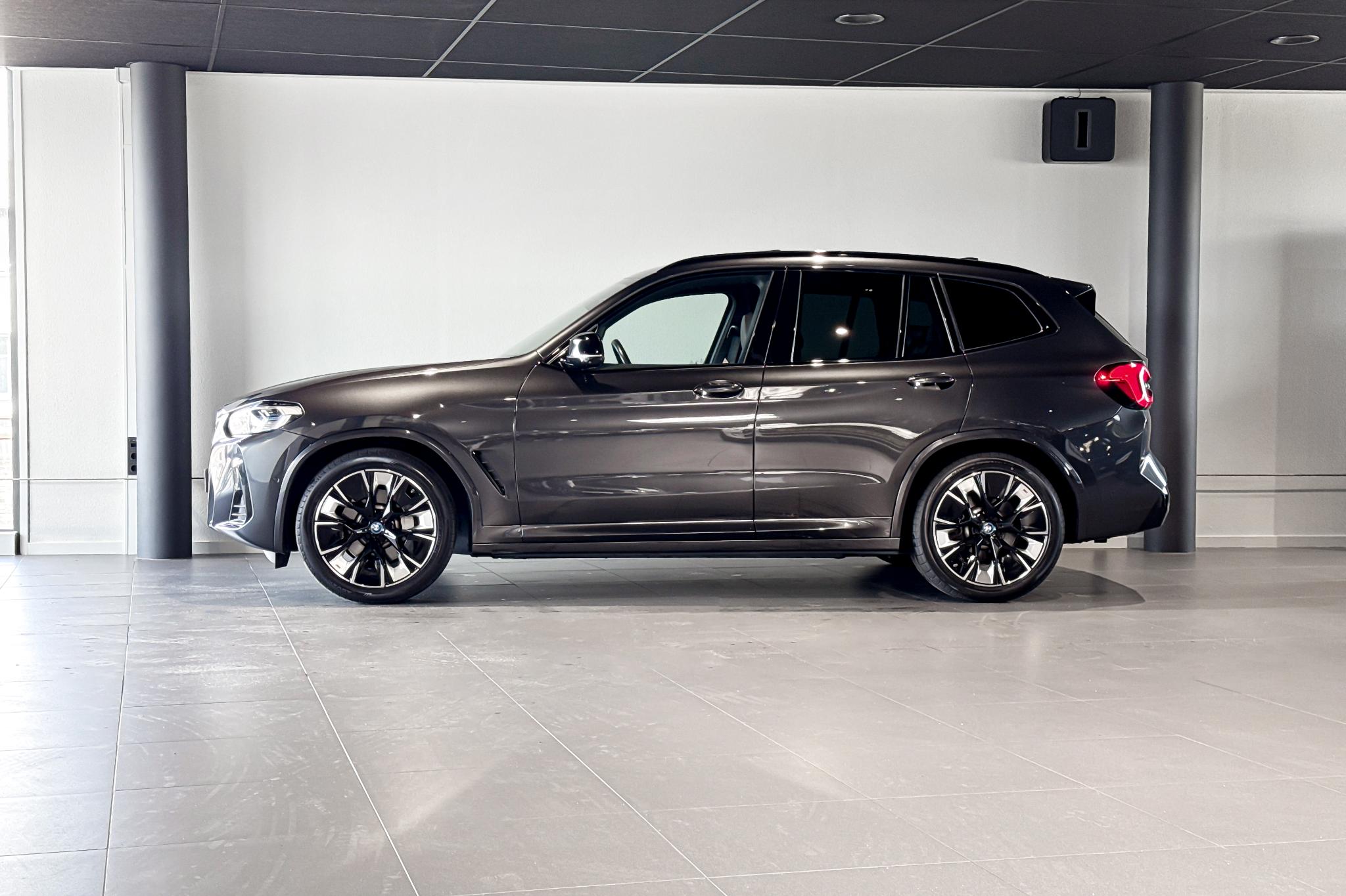 Foto van BMW Ix3