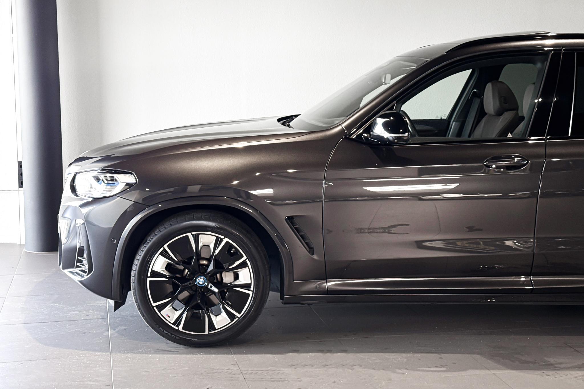 Foto van BMW Ix3