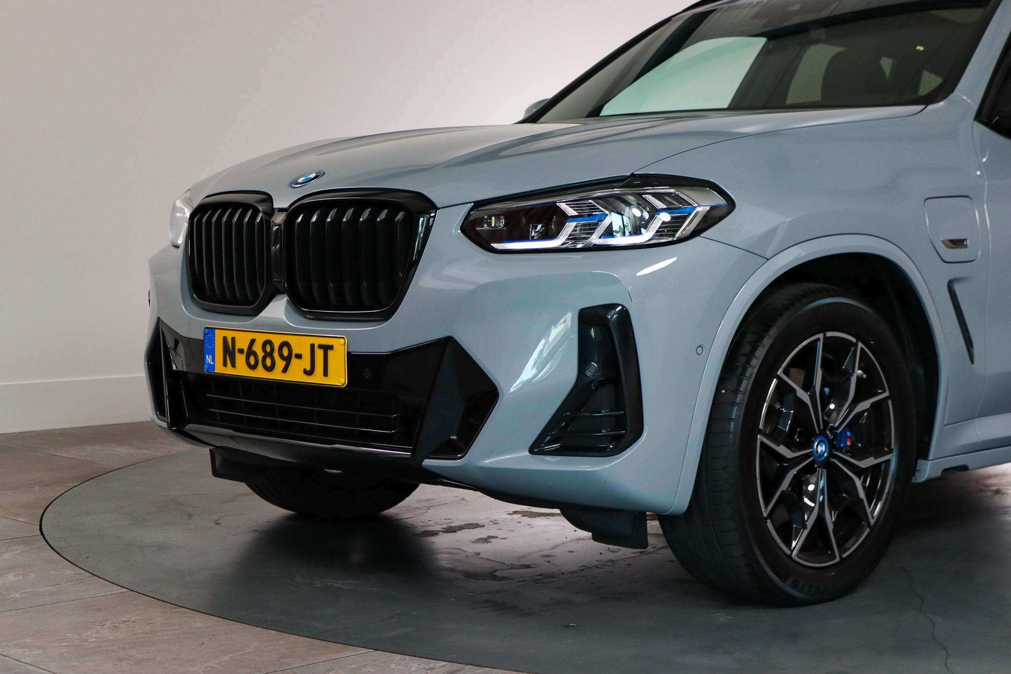 Foto van BMW X3 Xdrive30e