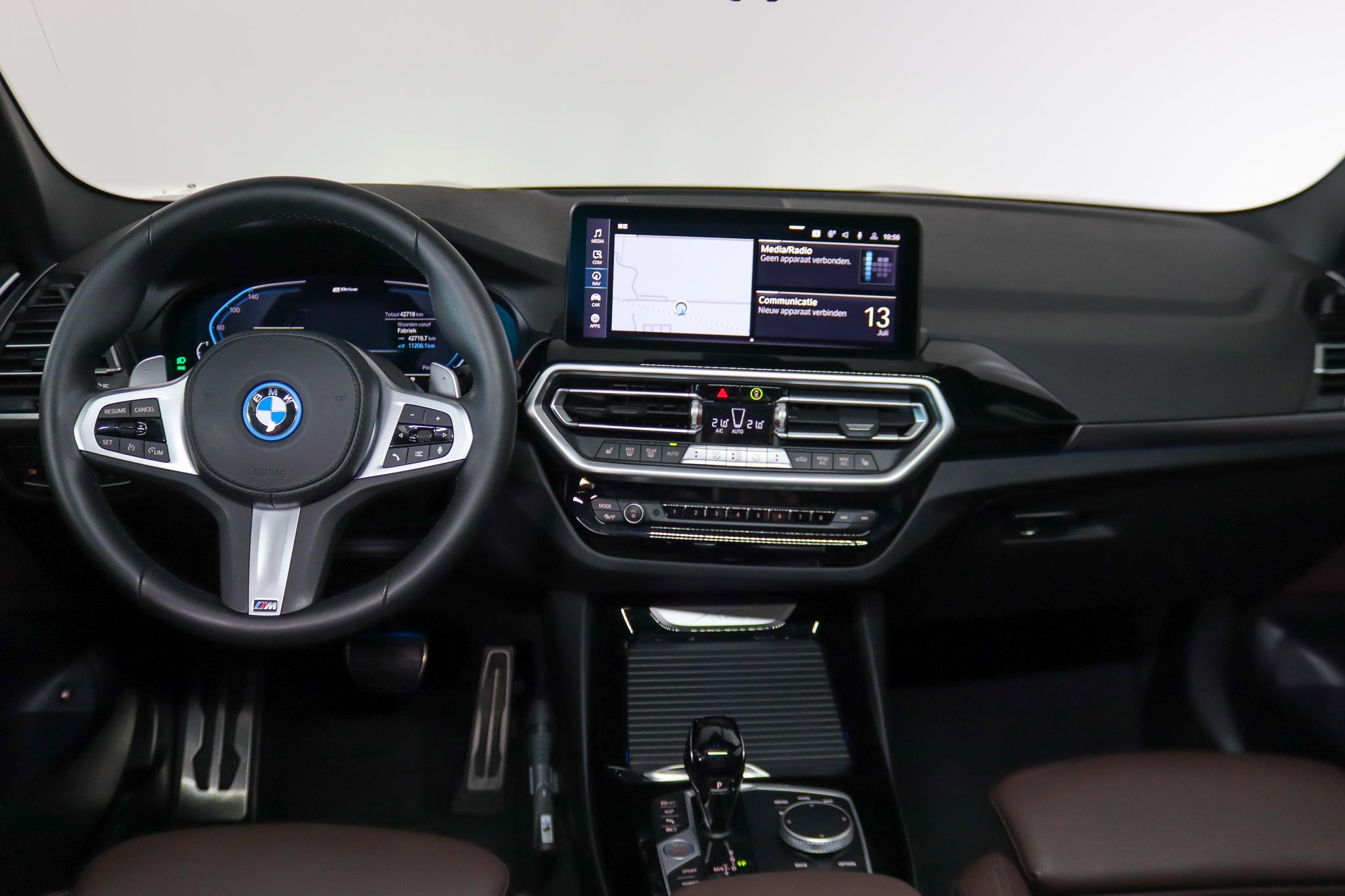 Foto van BMW X3 Xdrive30e