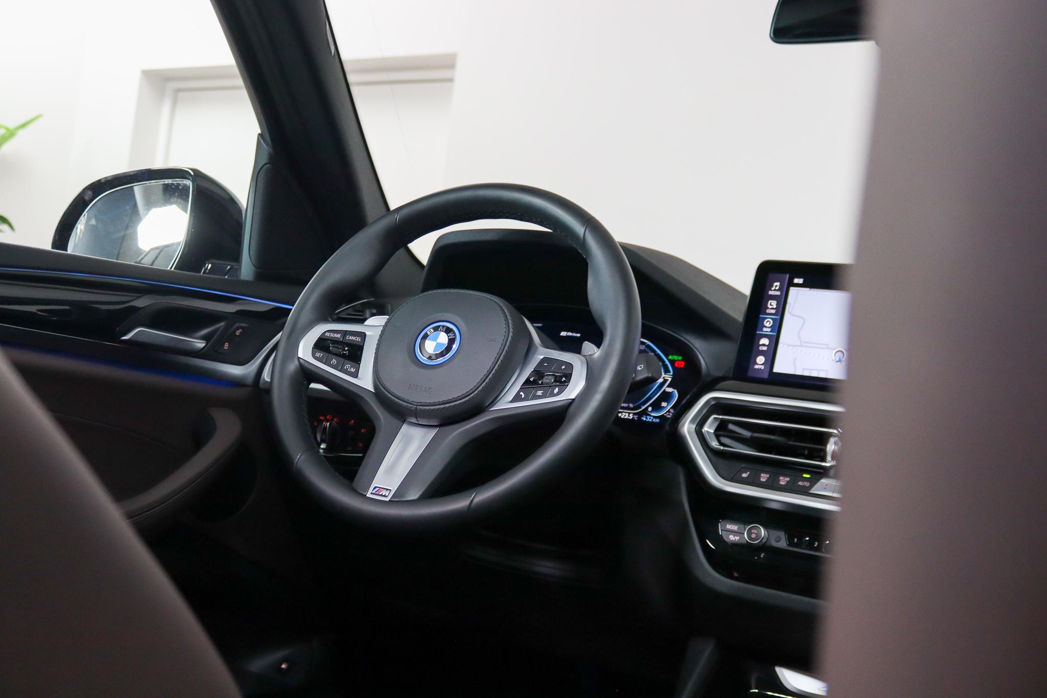 Foto van BMW X3 Xdrive30e