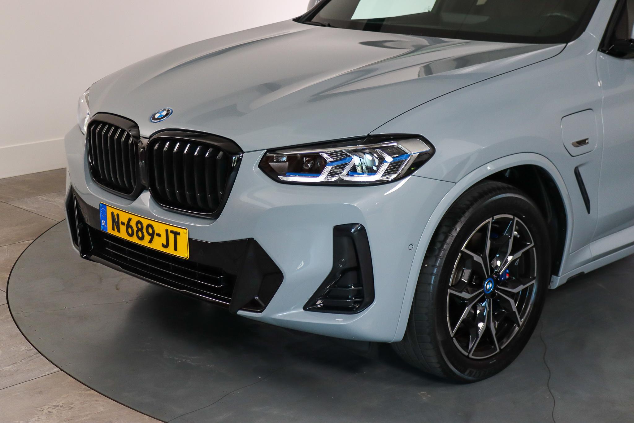 Foto van BMW X3 Xdrive30e