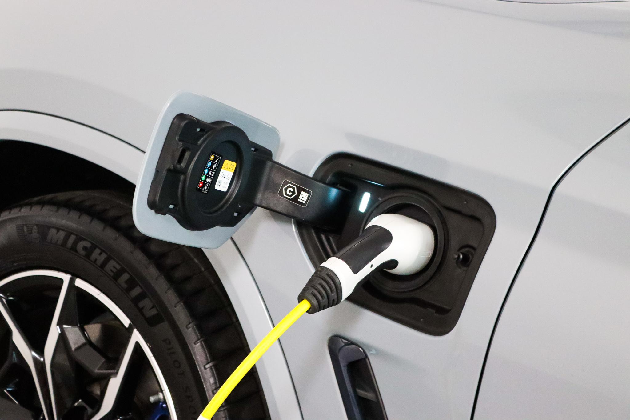 Foto van BMW X3 Xdrive30e