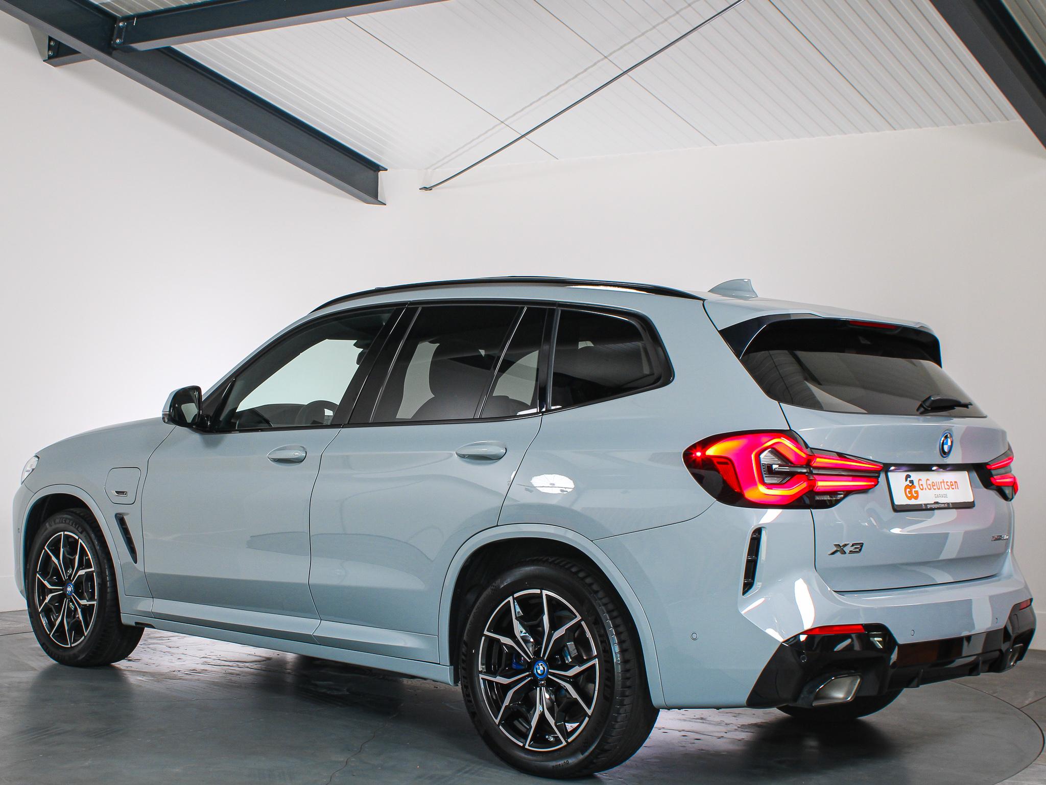 Foto van BMW X3 Xdrive30e