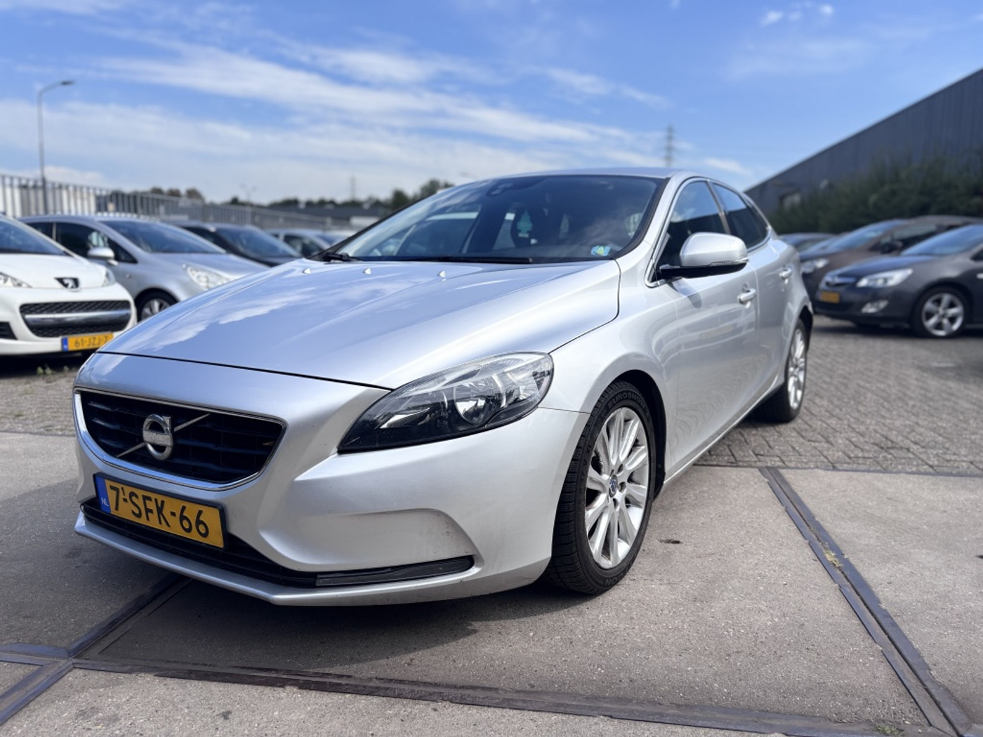 Volvo V40 1.6 D2 Momentum NAVI!CLIMA! 2013 - voorkant