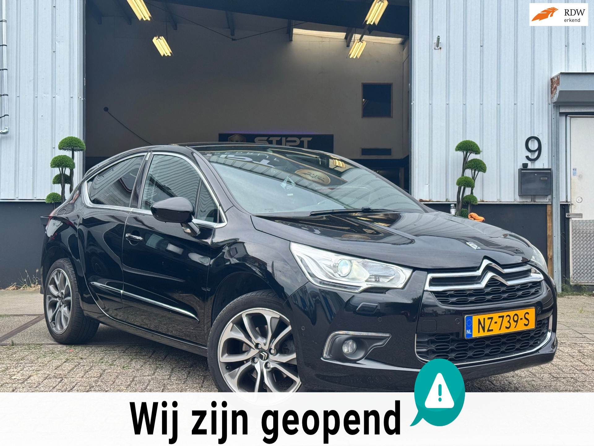 Citroen Ds4 1.6 | THP | So Chic | Massage Stoelen | Leren Bekleding | Parkeer Sensoren Voor + Achter | Multimedia Scherm | Apk | 2012 - voorkant