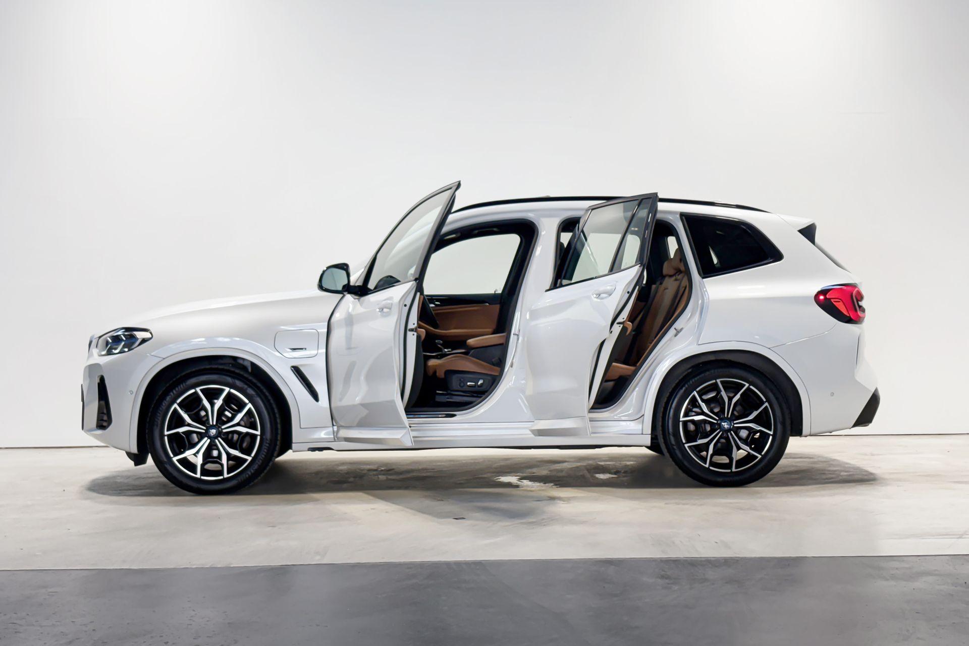 Foto van BMW X3 Xdrive30e