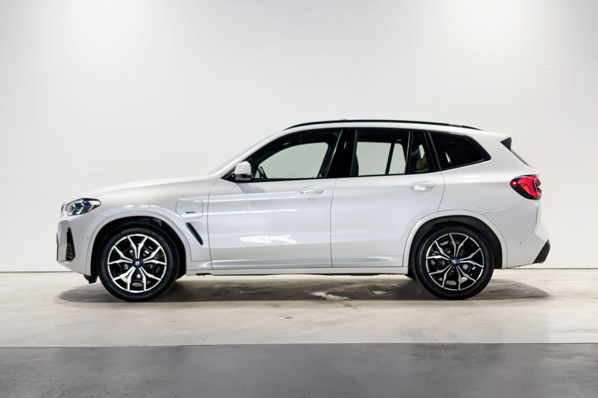 Foto van BMW X3 Xdrive30e