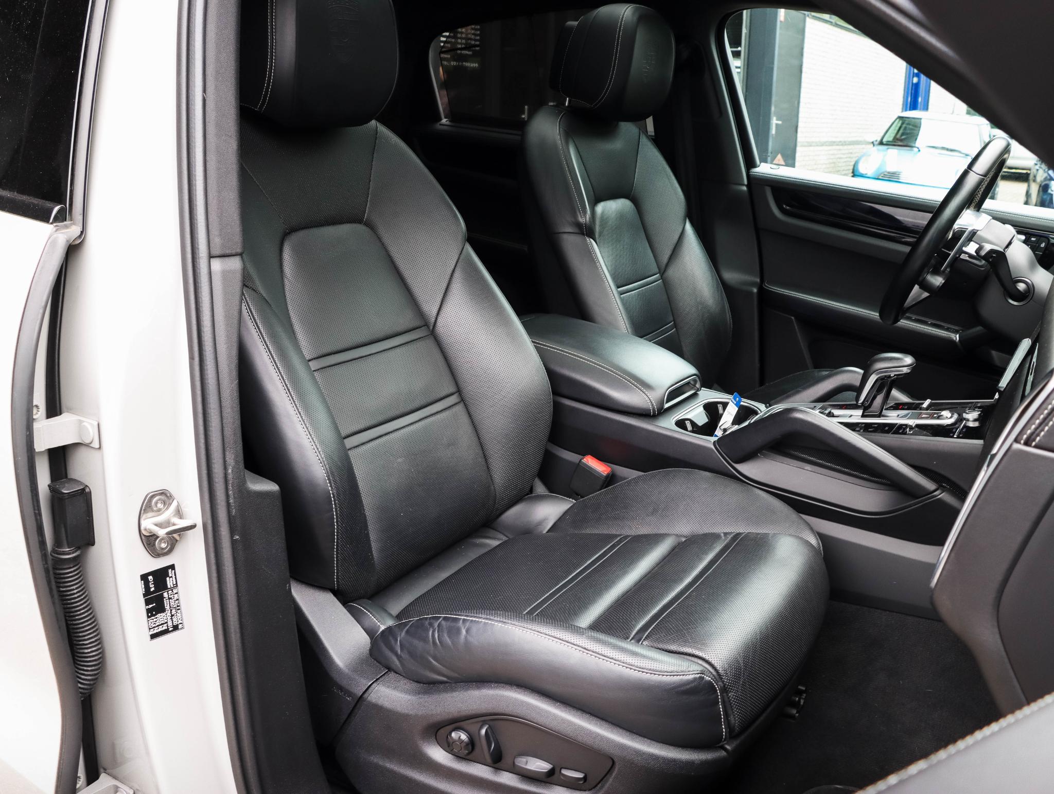Foto van Porsche Cayenne E-hybrid