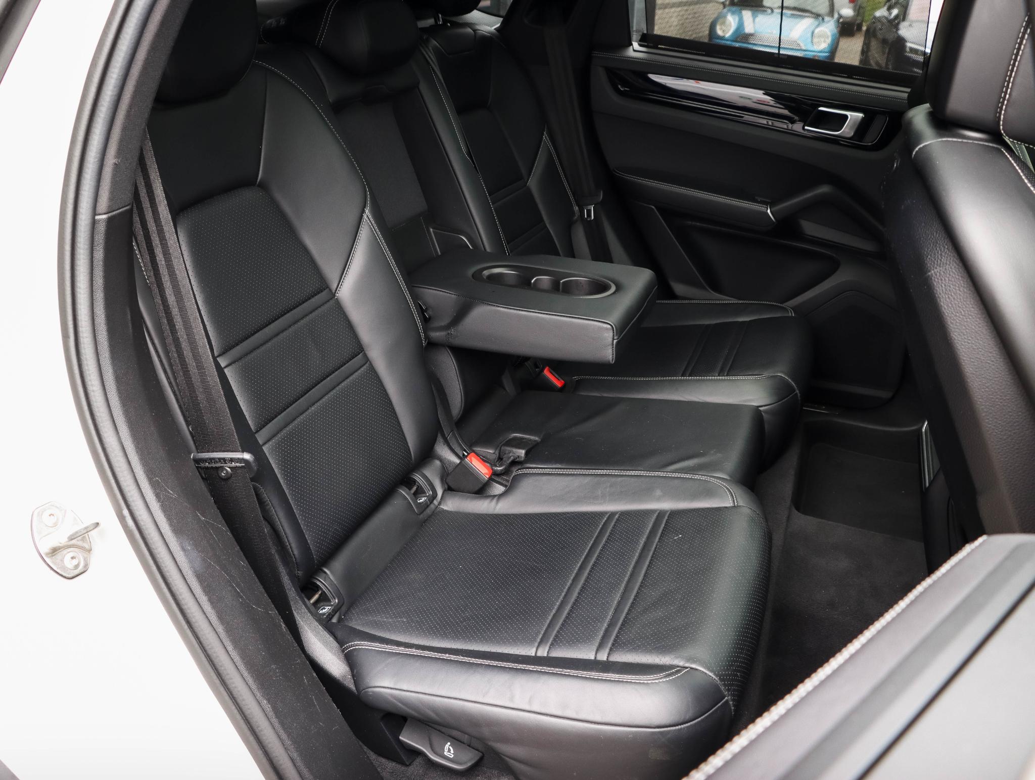 Foto van Porsche Cayenne E-hybrid