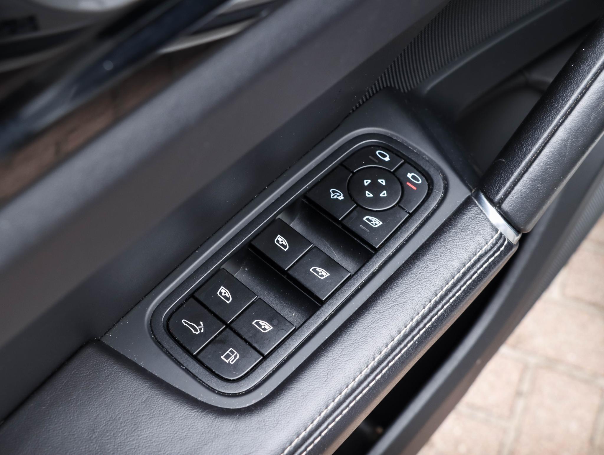 Foto van Porsche Cayenne E-hybrid