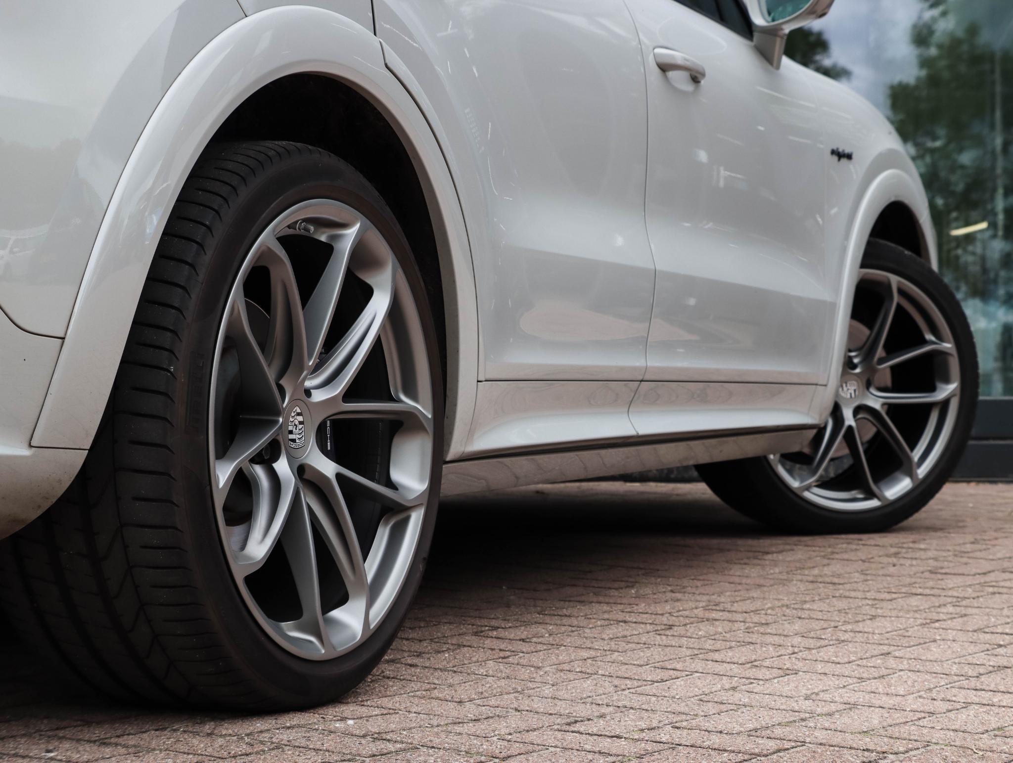 Foto van Porsche Cayenne E-hybrid