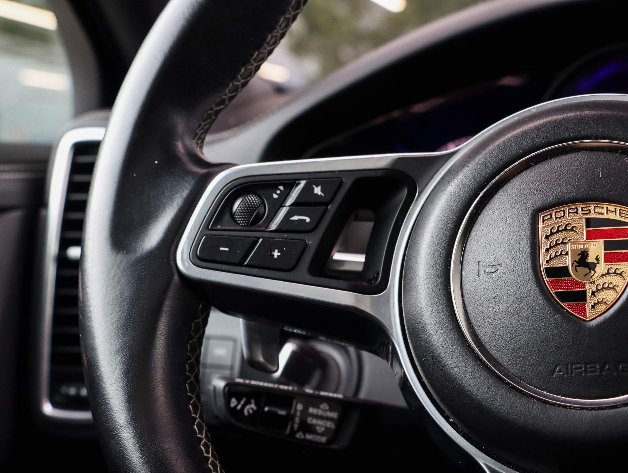 Foto van Porsche Cayenne E-hybrid