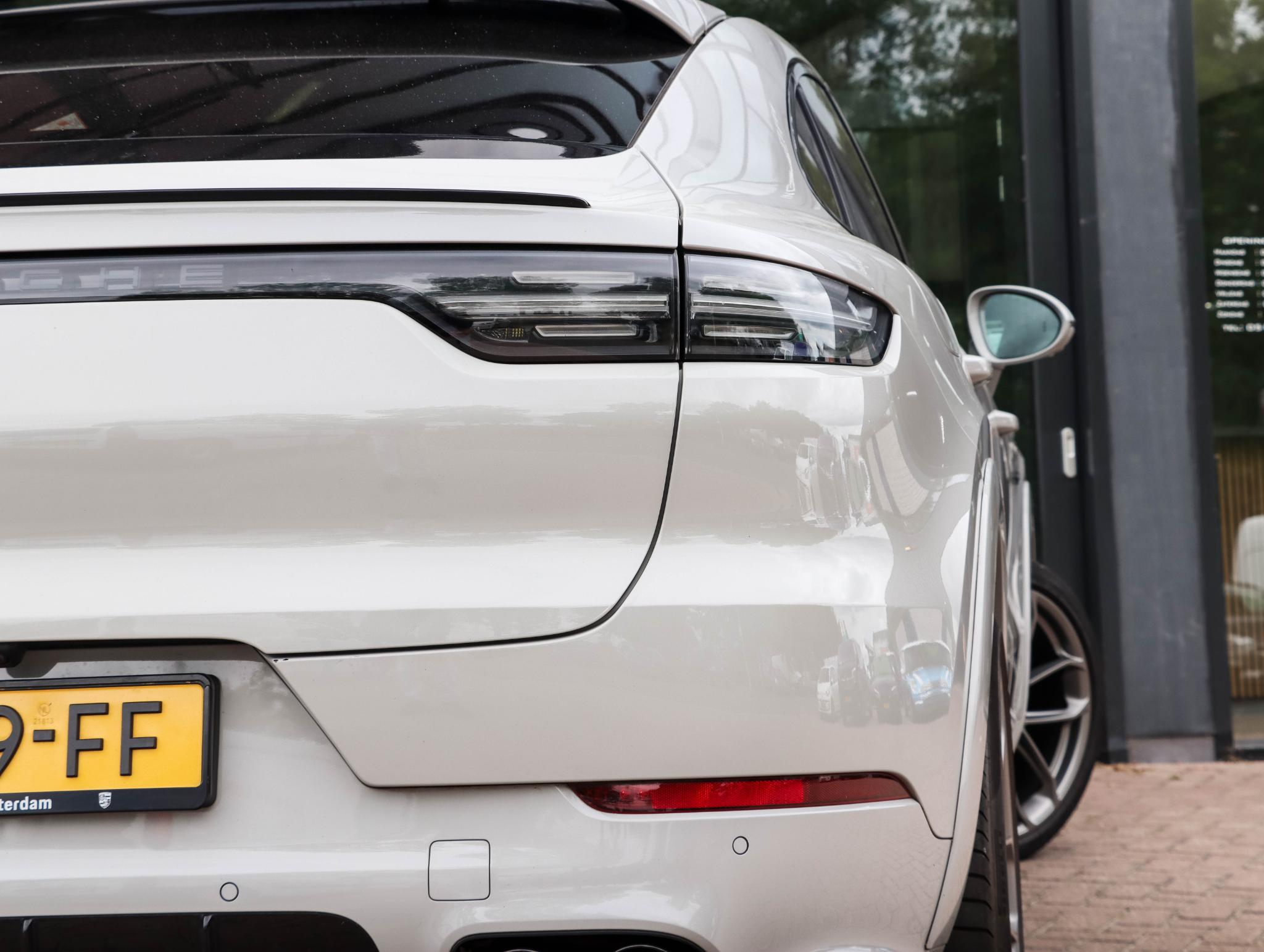 Foto van Porsche Cayenne E-hybrid